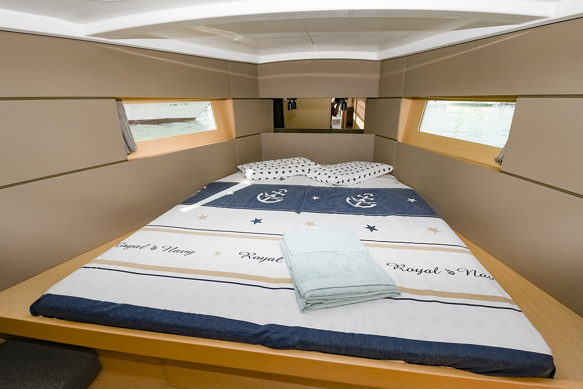 Photo #5 - Oceanis 38 (Lisis) in Barсelona - 10306
