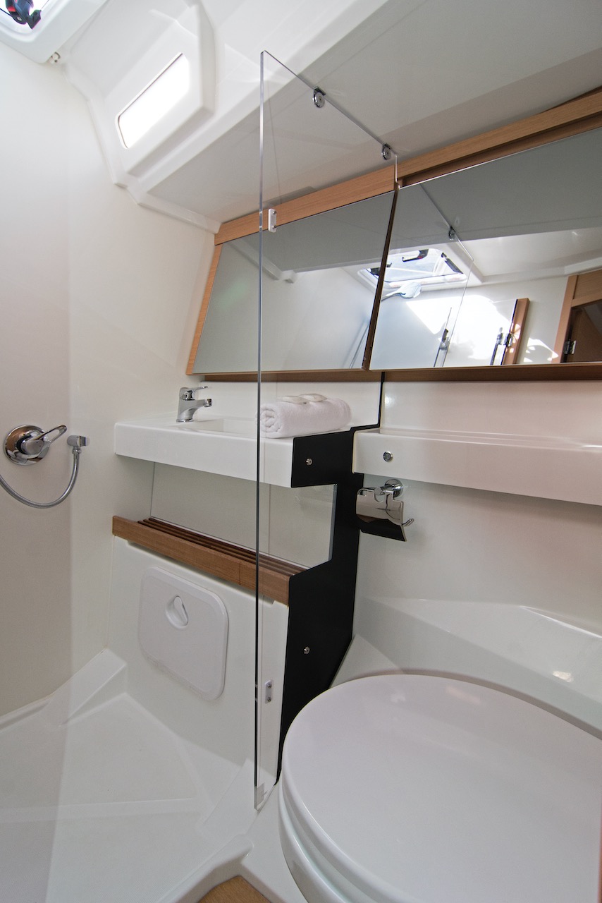 Photo #9 - Sun Odyssey 440 (Carlyle) en Split - 11157