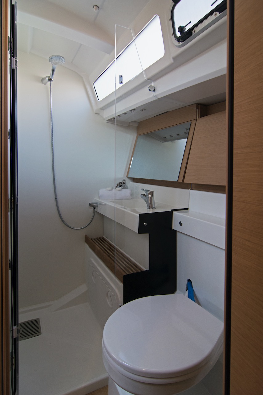 Photo #8 - Sun Odyssey 440 (Carlyle) en Split - 11157