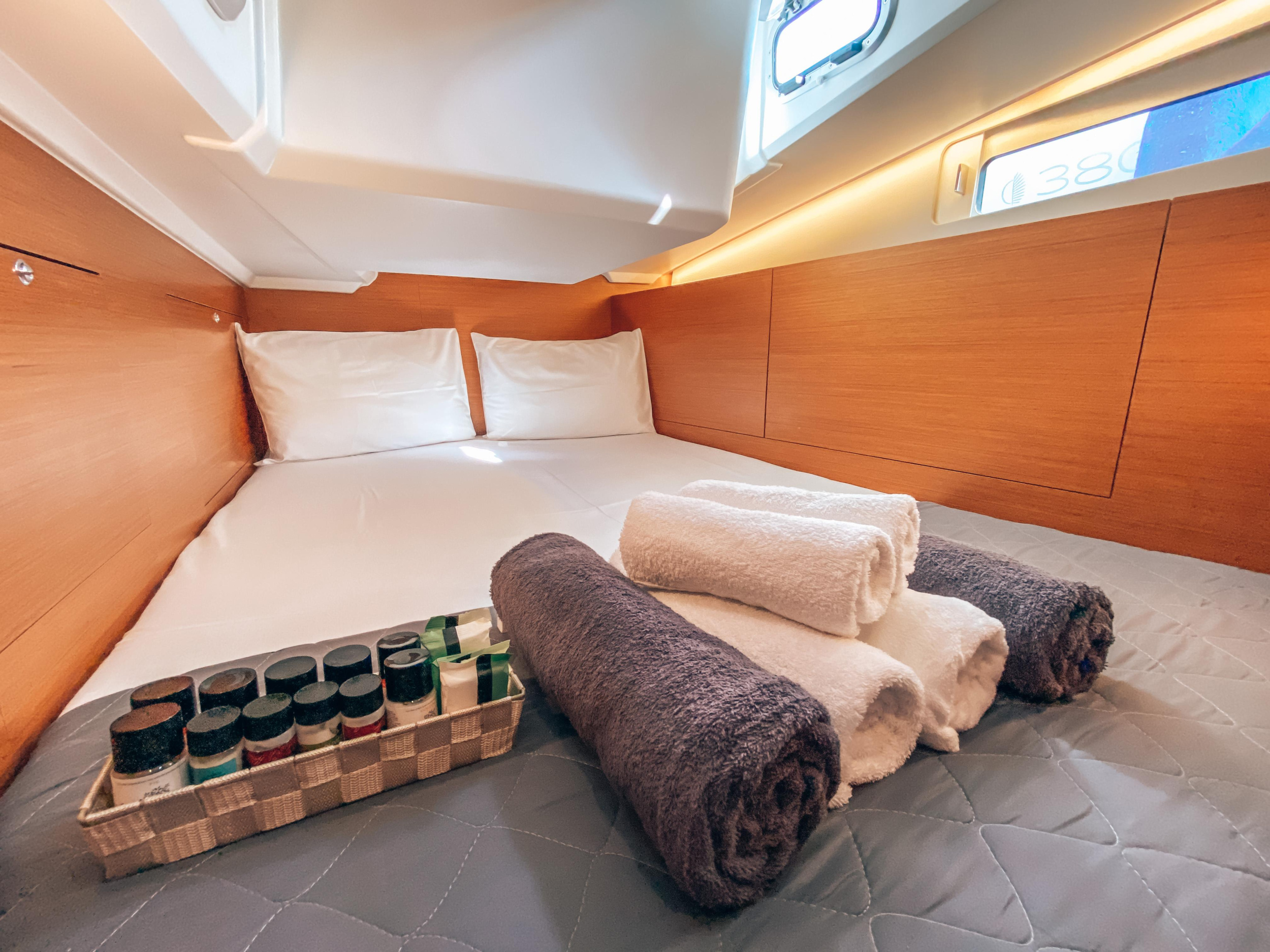Photo #11 - Sun Odyssey 410 (Aquaholic) in Atene - 8183