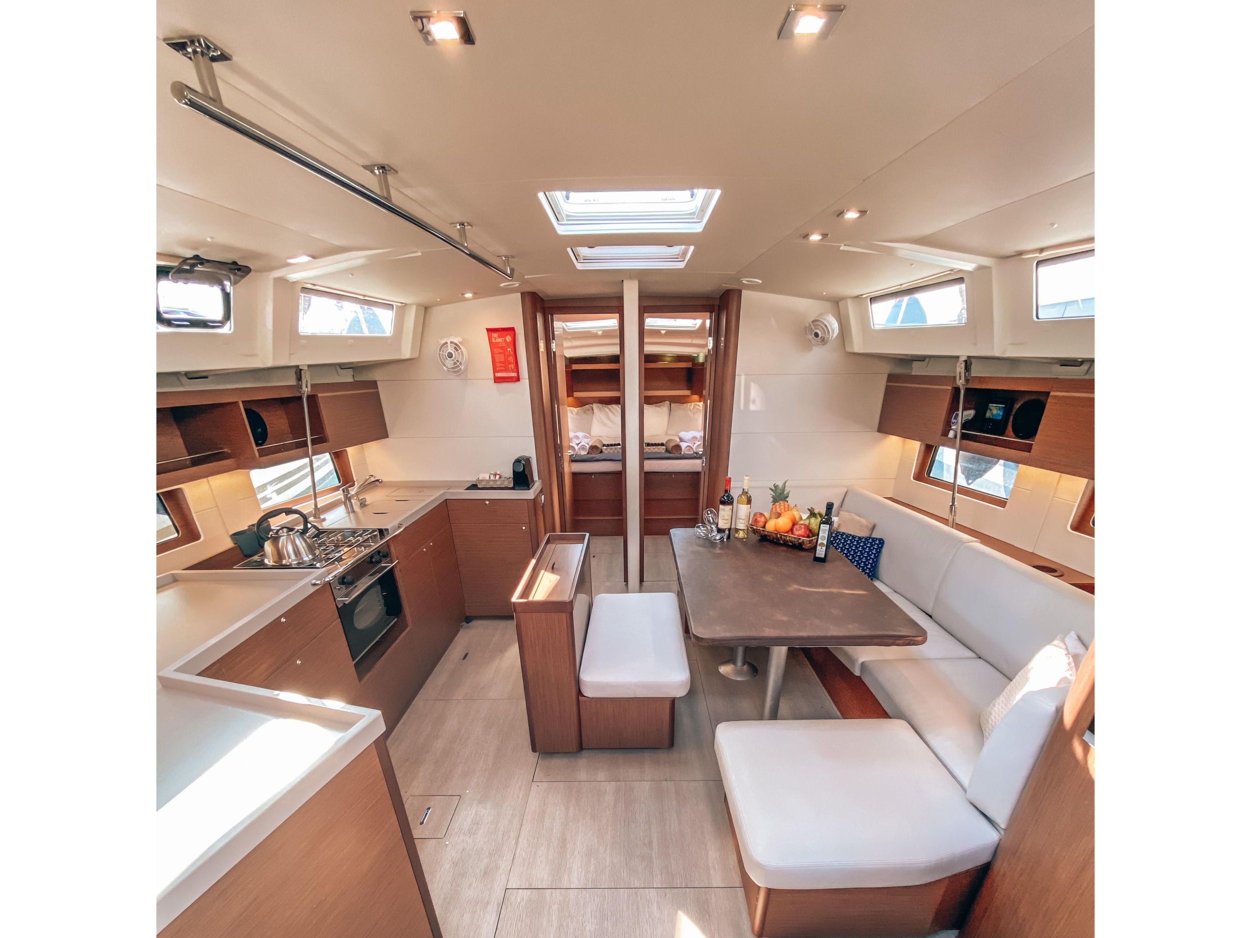 Photo #3 - Oceanis 46.1 (WHISPER) in Atene - 9901