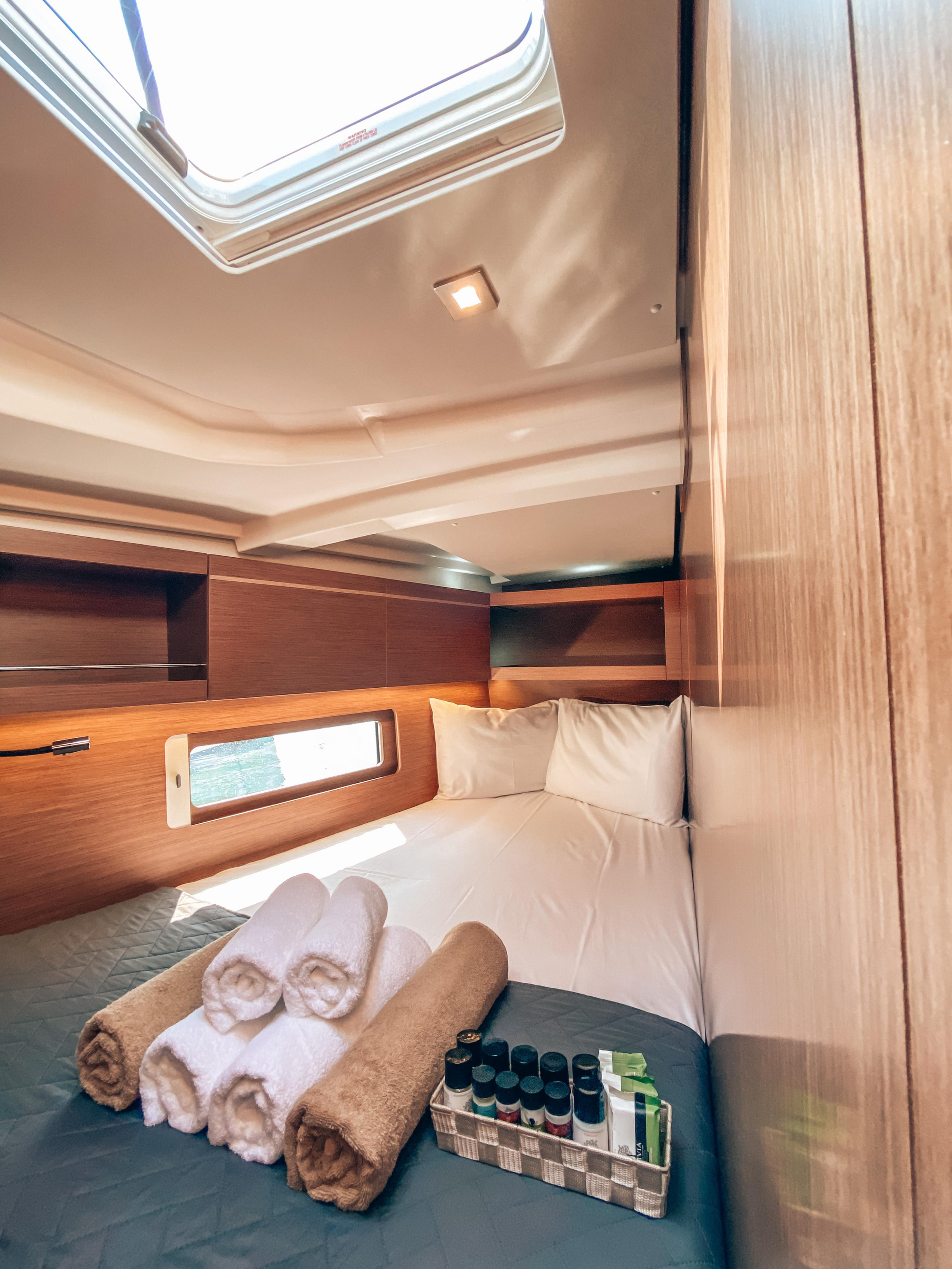 Photo #17 - Oceanis 46.1 (WHISPER) in Atene - 9901