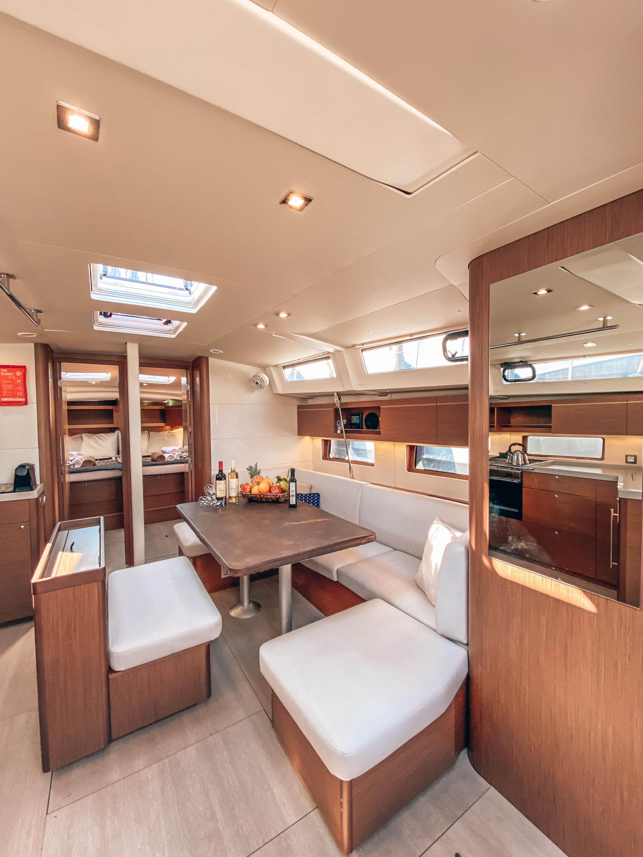Photo #9 - Oceanis 46.1 (WHISPER) in Atene - 9901