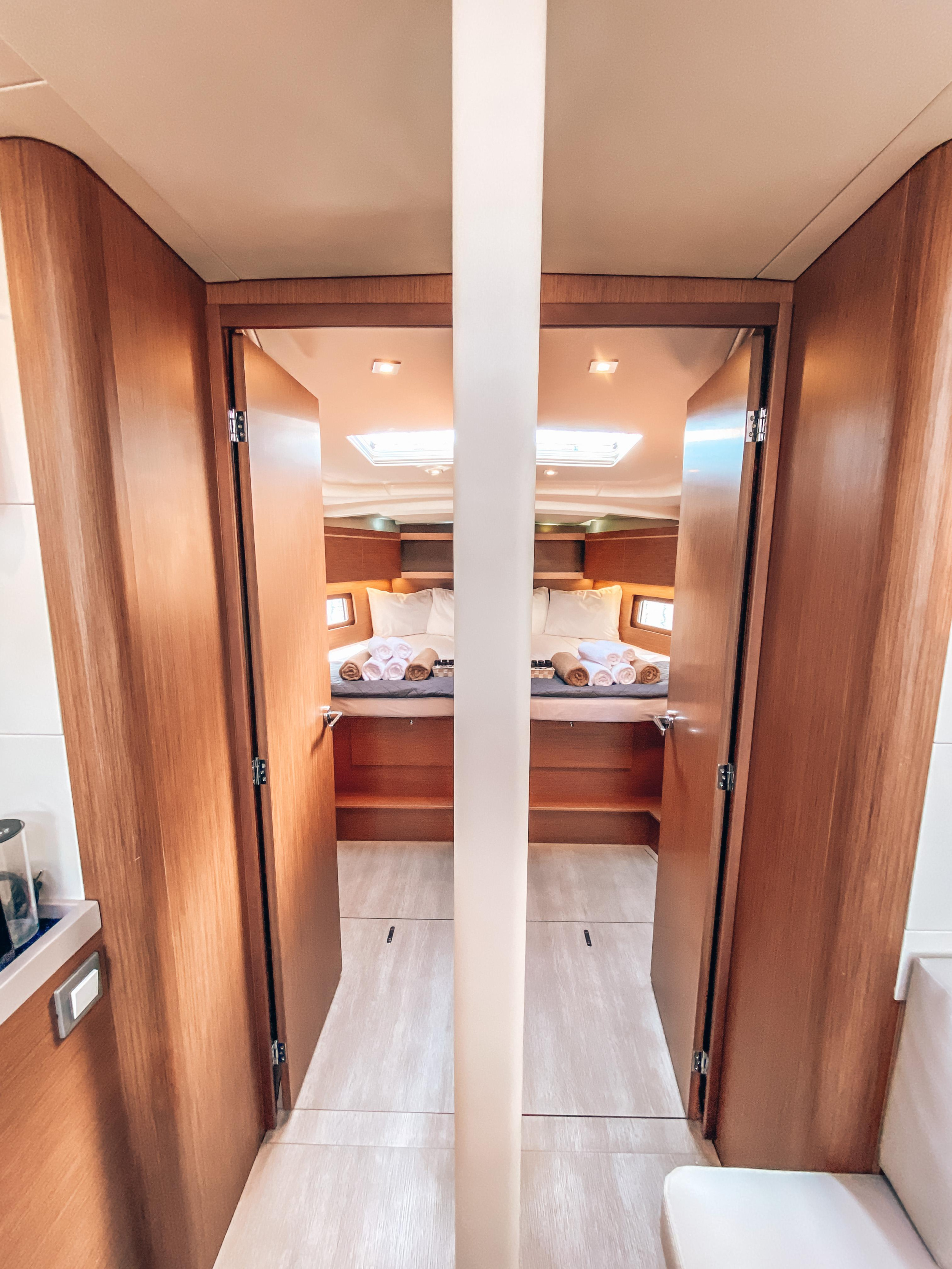 Photo #12 - Oceanis 46.1 (WHISPER) in Atene - 9901
