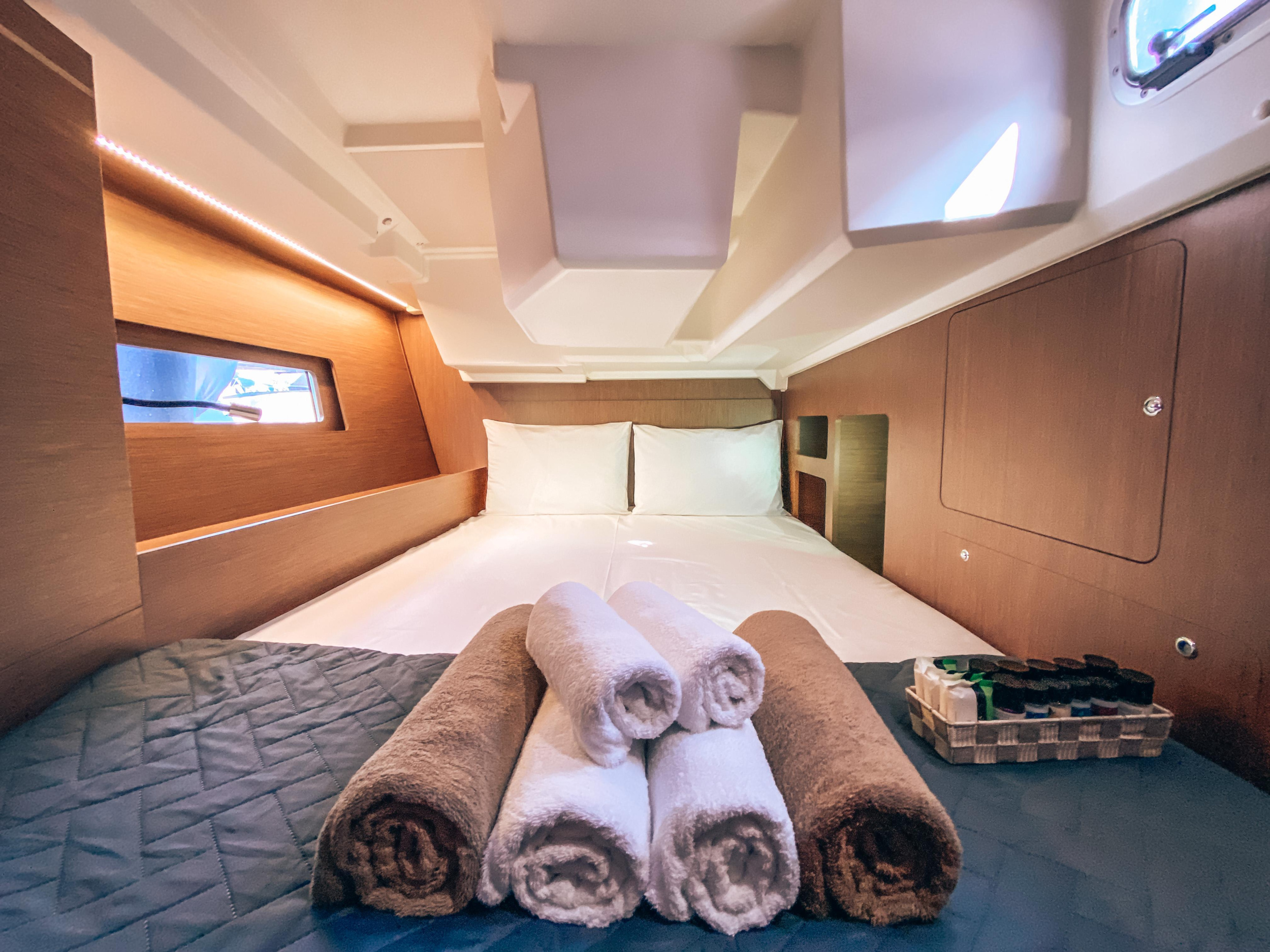 Photo #8 - Oceanis 46.1 (WHISPER) in Atene - 9901