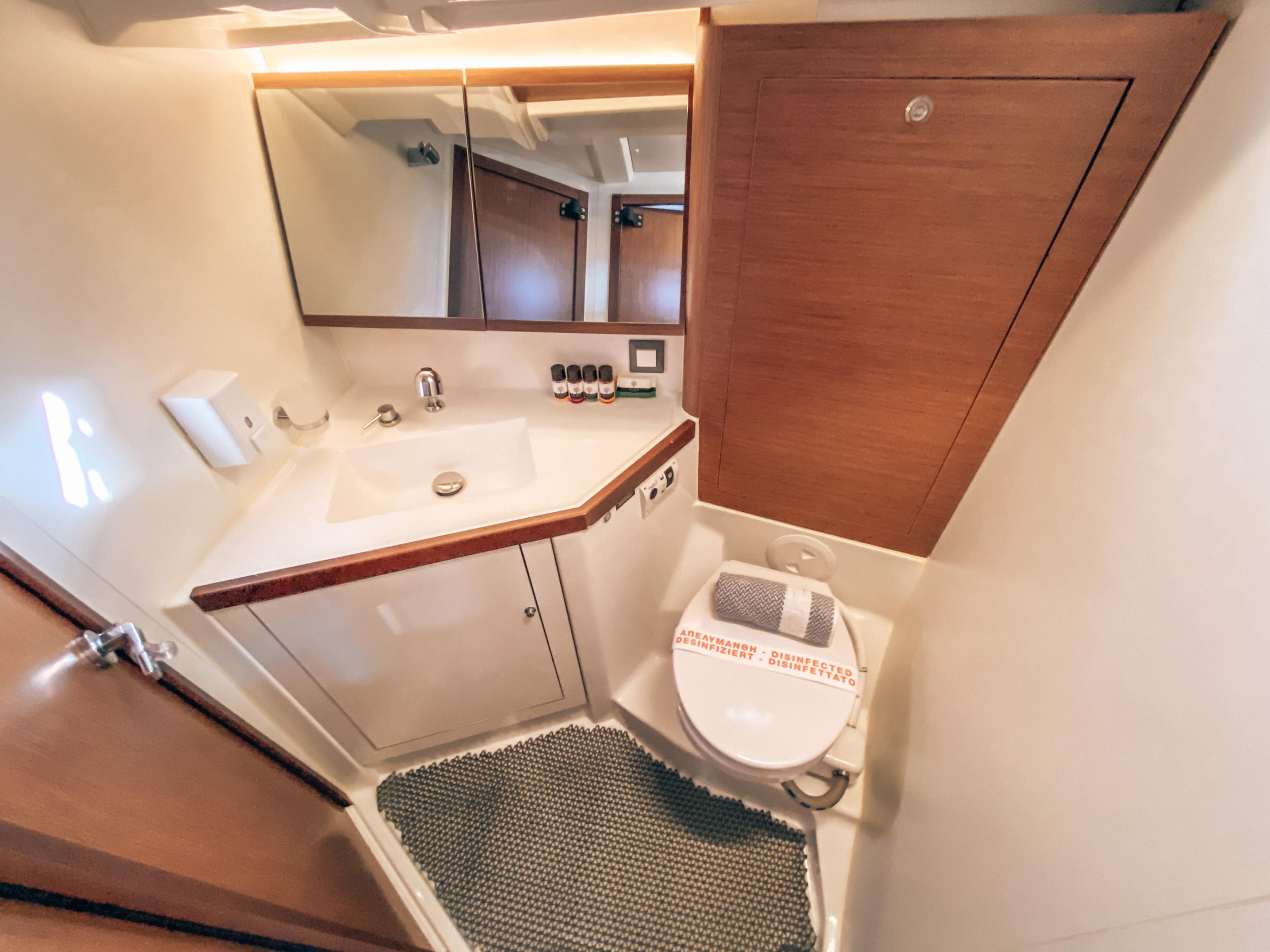 Photo #4 - Oceanis 46.1 (WHISPER) in Atene - 9901