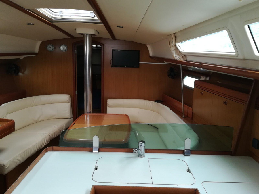 Photo #11 - Sun Odyssey 39i (Sonia) in Volos - 15071