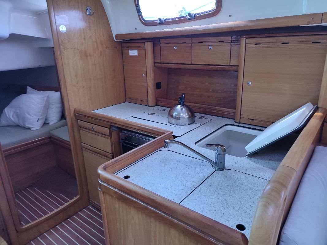 Photo #7 - Bavaria 37 Cruiser (Big Blue Horizon) en Corfou - 16757