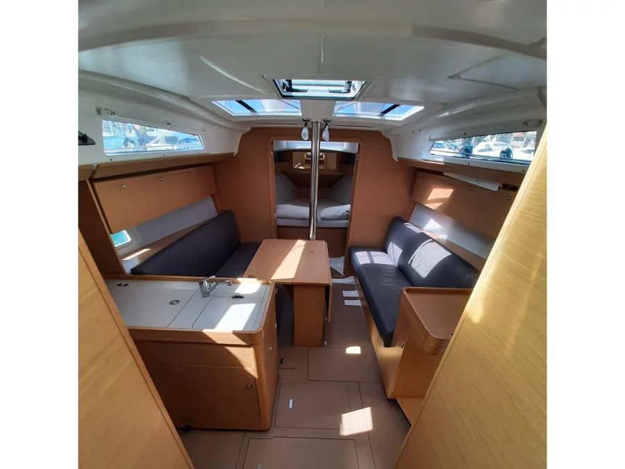 Dufour 360 Grand Large (Harry) Interior image - 2