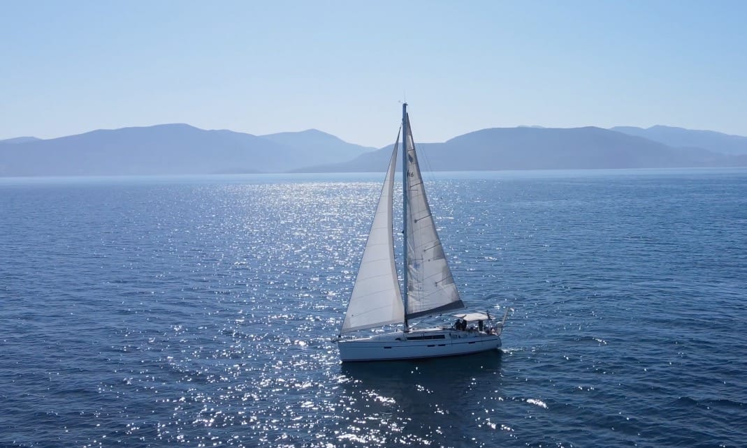 Photo #2 - Bavaria Cruiser 46 (Veronica) en Atenas - 16643