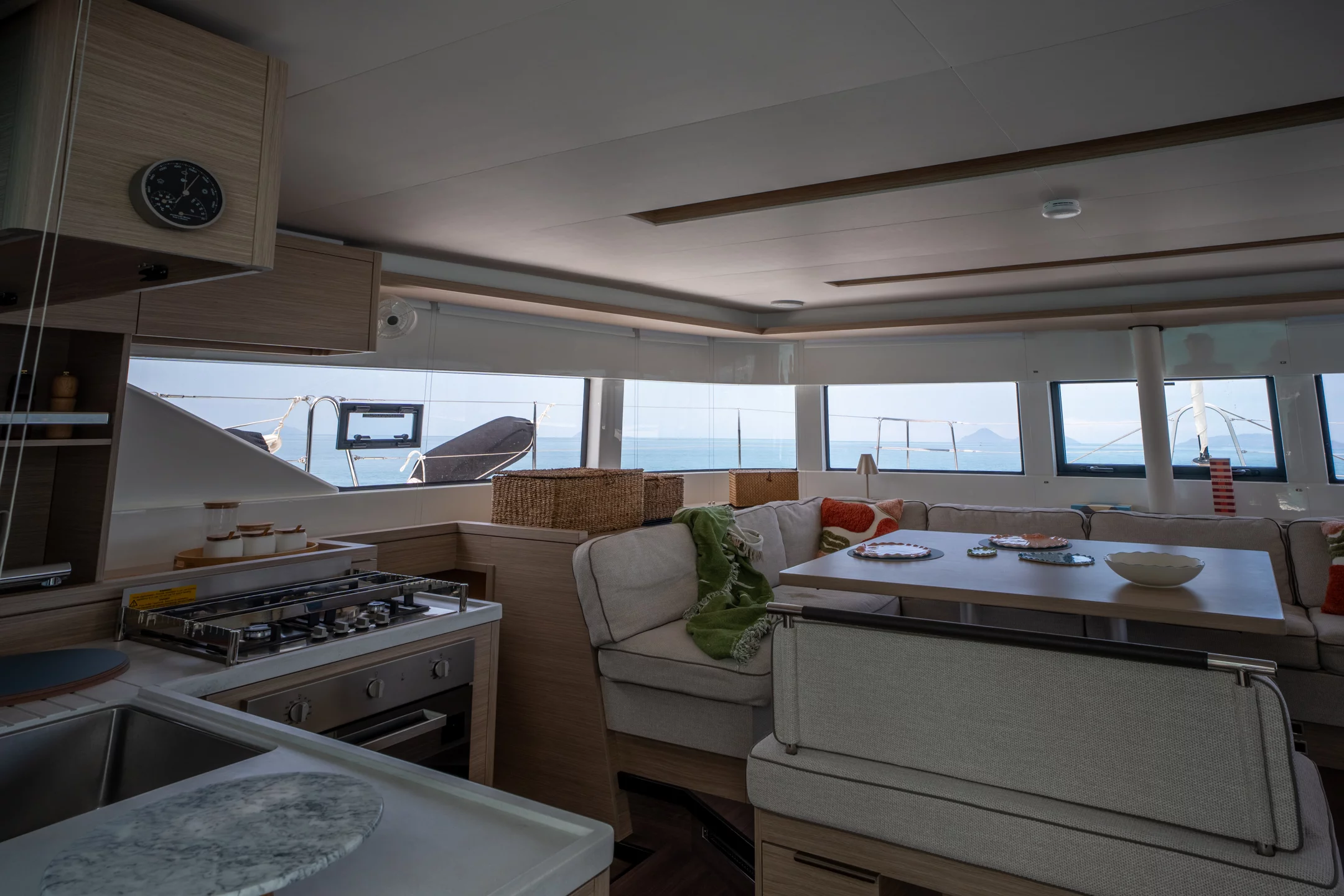 Lagoon 51 (SAILUXE - Allegra) Dinette - 18
