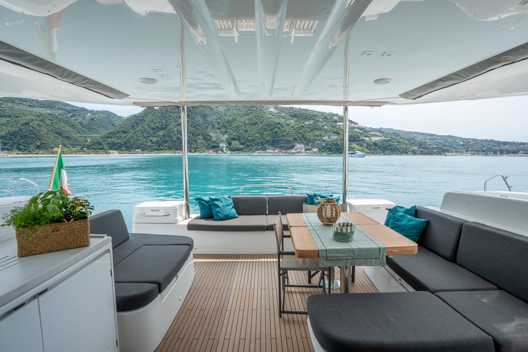 Lagoon 51 (SAILUXE - Allegra) Cockpit - 17