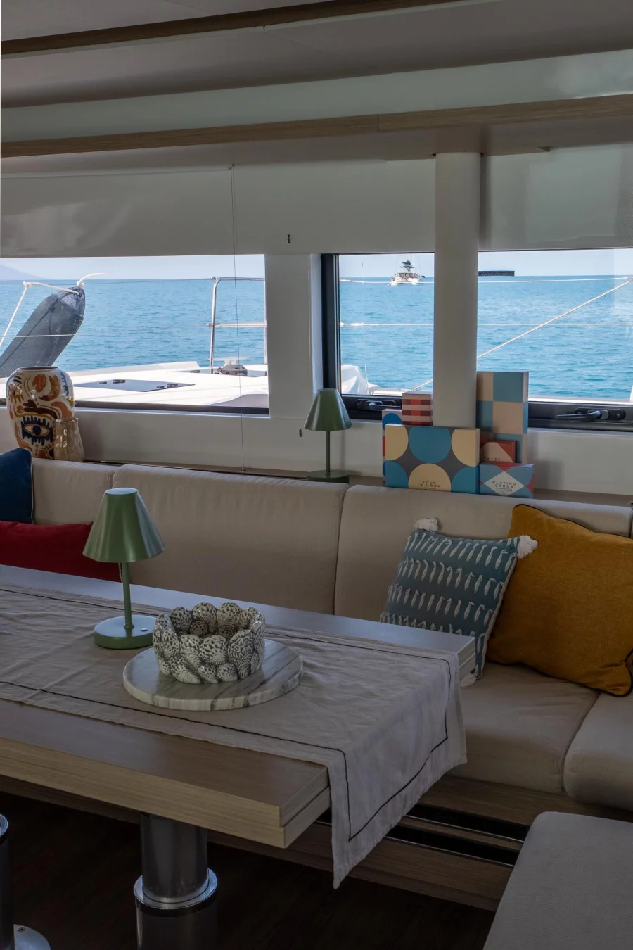 Lagoon 51 (SAILUXE - Paco) Dinette - 20