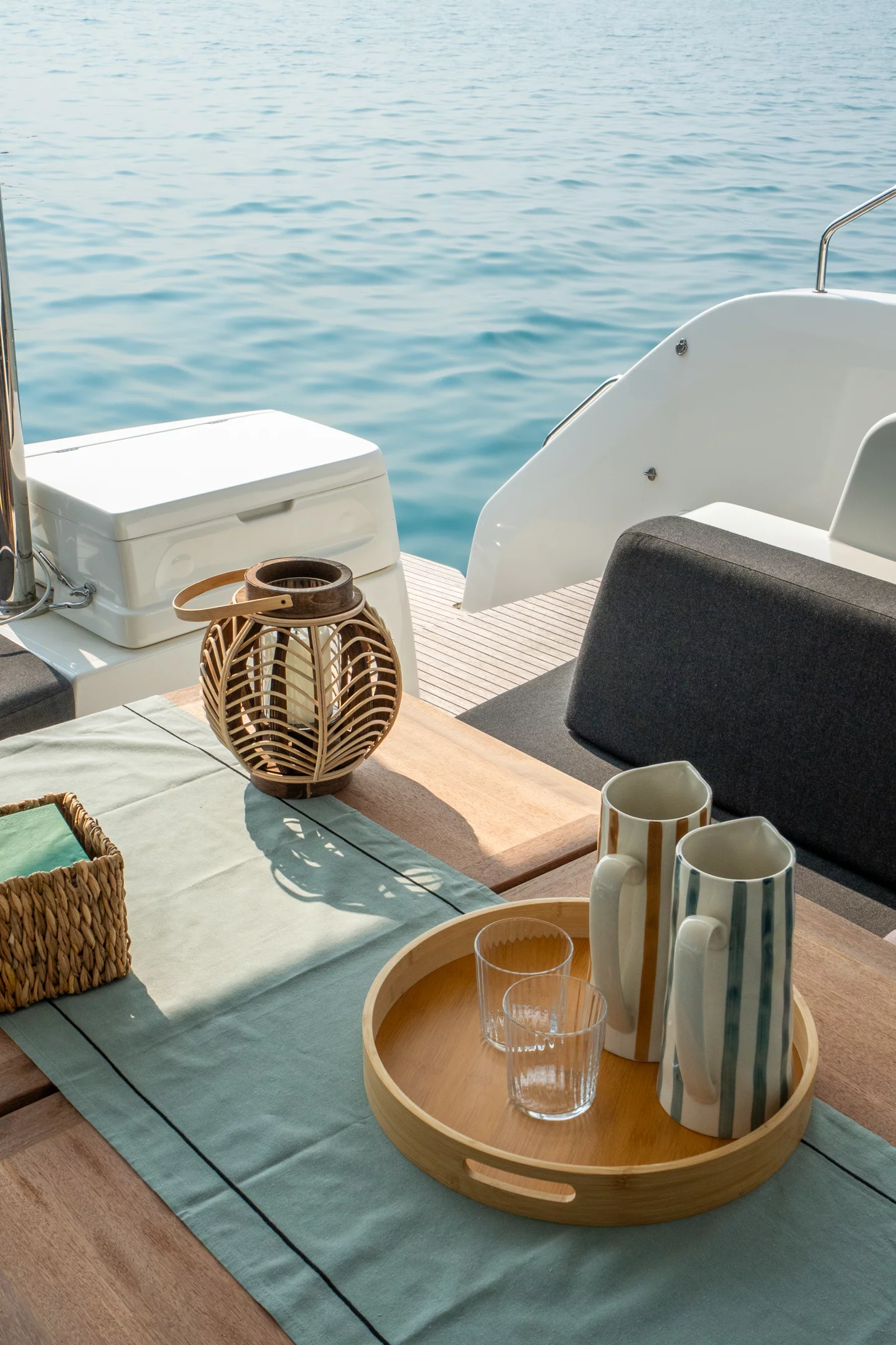 Lagoon 51 (SAILUXE - Paco) Cockpit table detail - 12