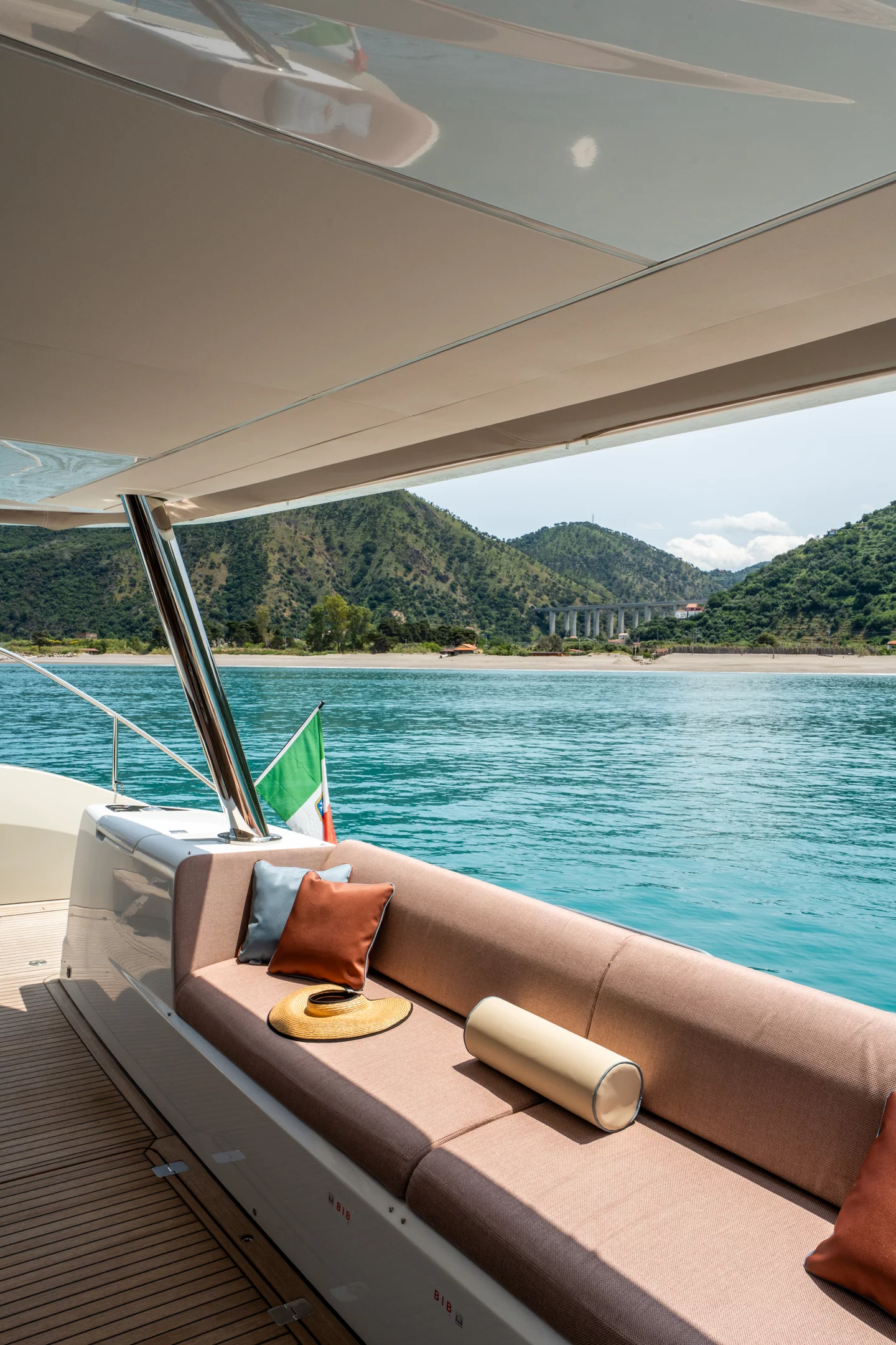 Lagoon Sixty 5 (SAILUXE - Gloria)  - 15