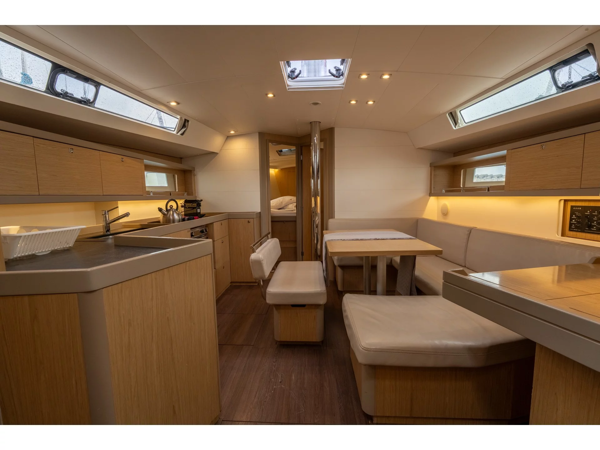 Oceanis 45 (Asteria - Standard line) Interior image - 10