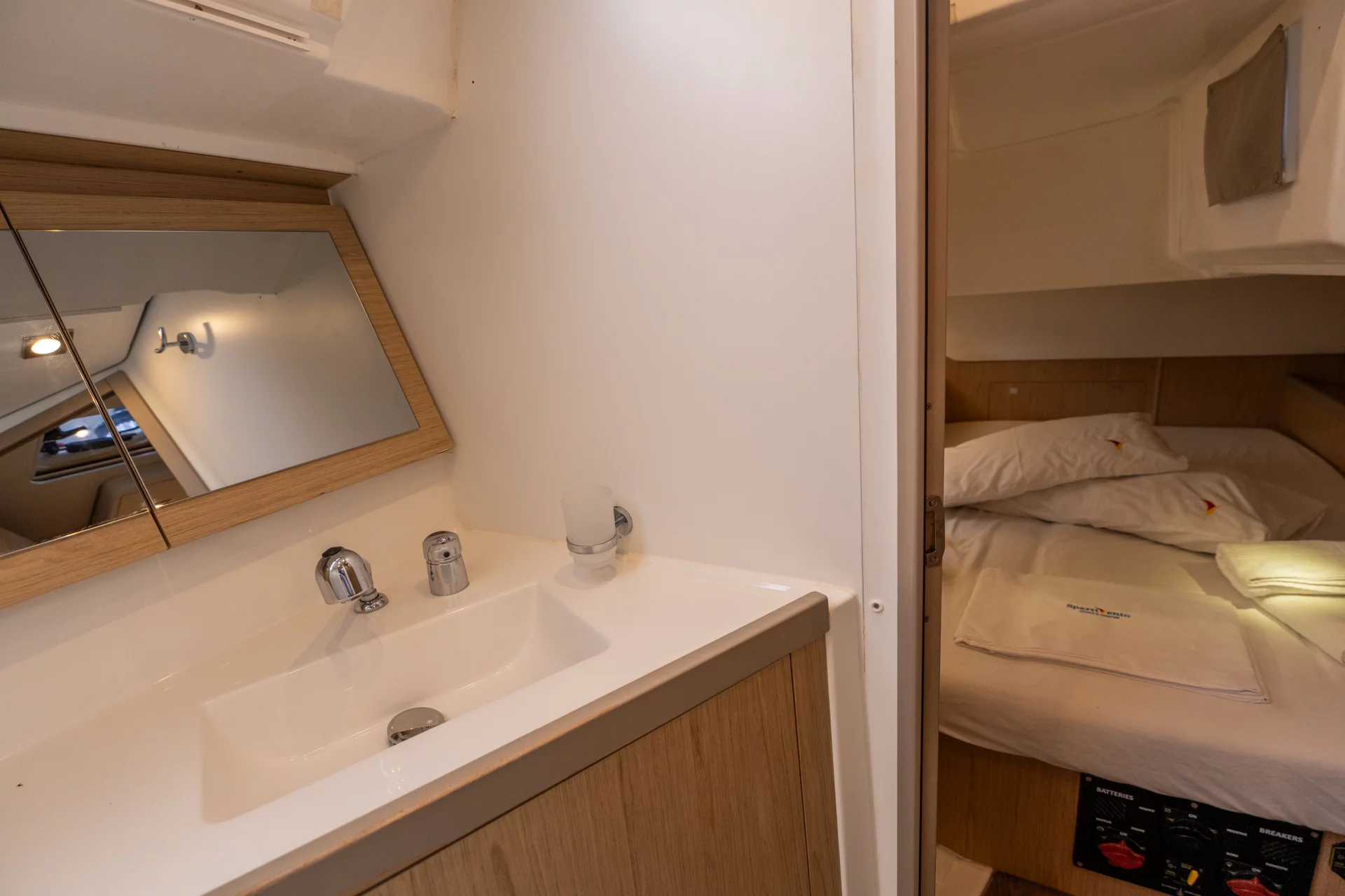 Oceanis 45 (Asteria - Standard line) Toilet - 15