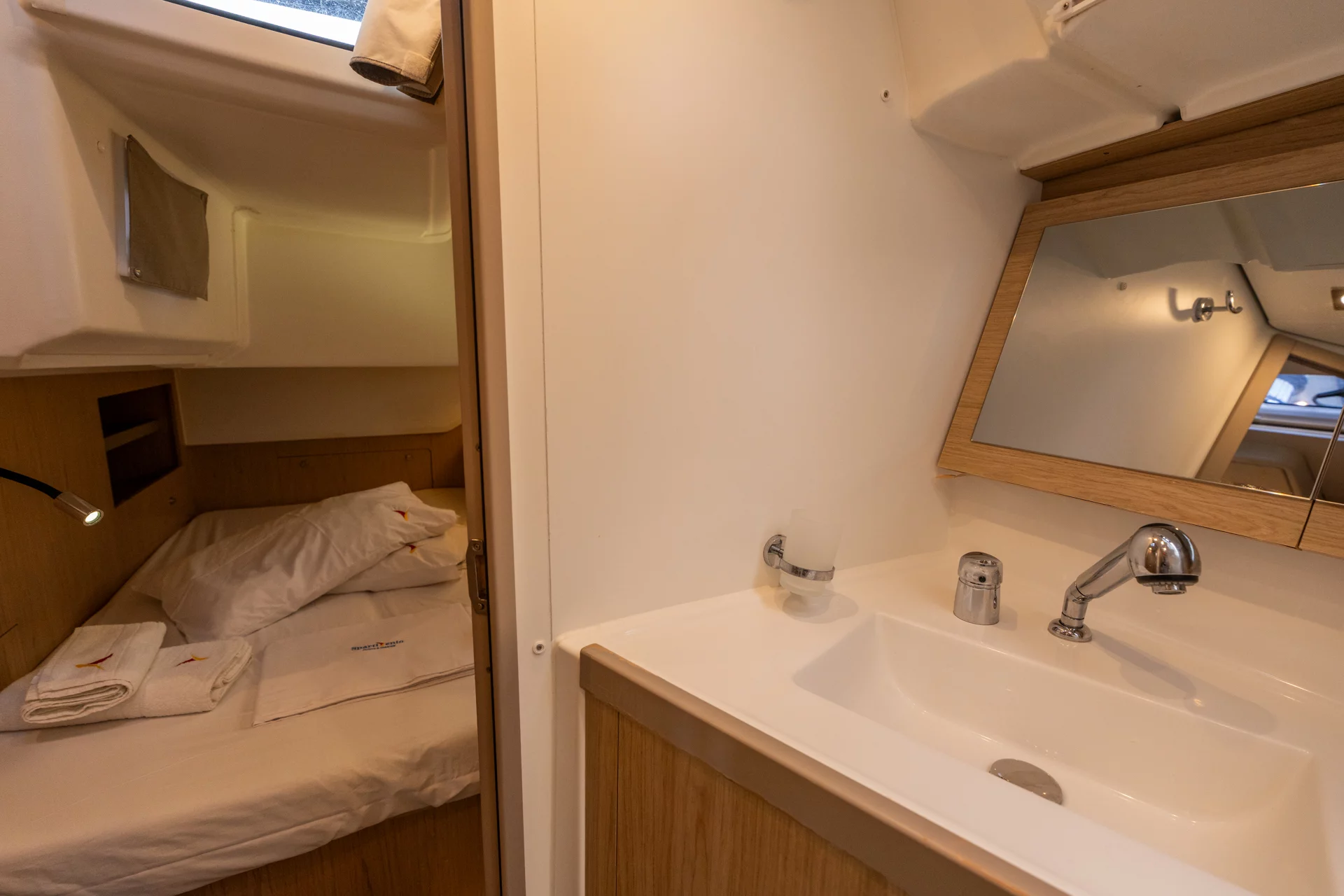Oceanis 45 (Asteria - Standard line) Toilet - 12