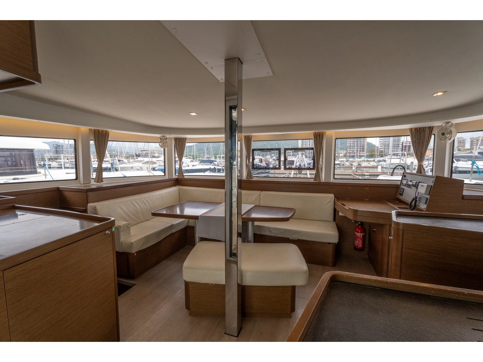 Lagoon 42 (Cappero - Standard line) Interior image - 17