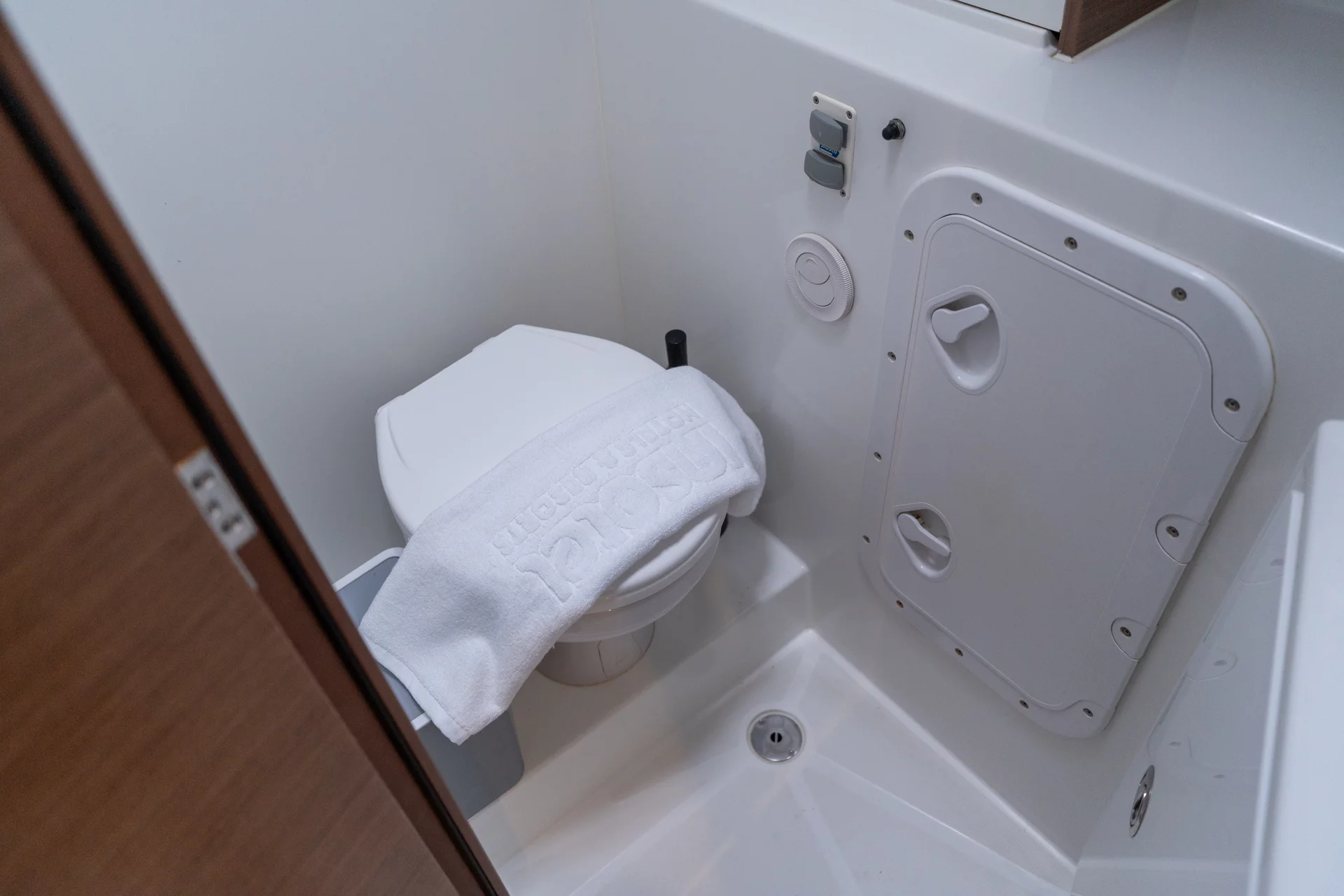 Lagoon 42 (Cappero - Standard line) Toilet - 9