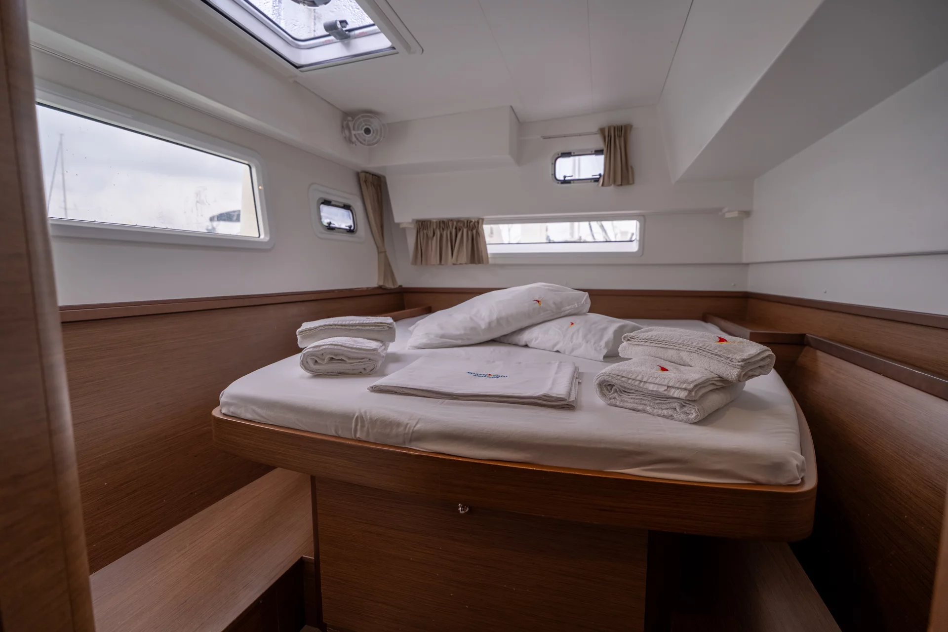 Lagoon 42 (Cappero - Standard line) Cabin - 1