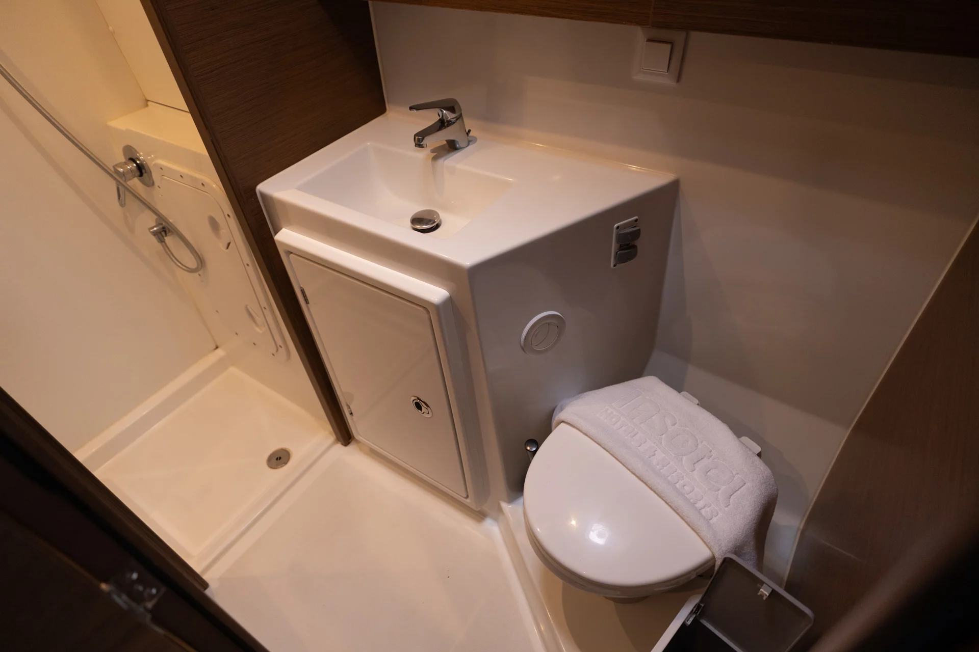 Lagoon 42 (Cappero - Standard line) Toilet - 8
