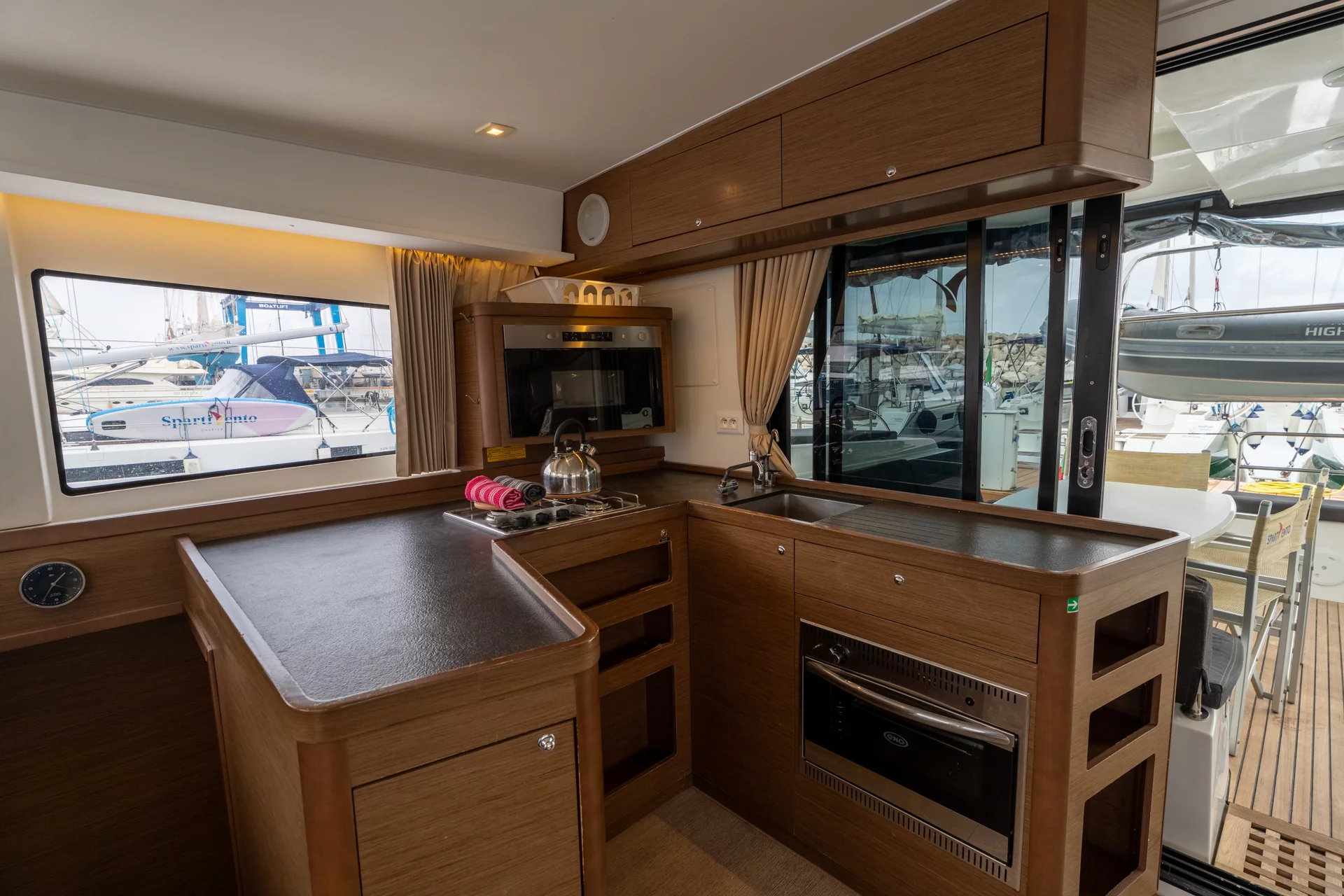 Lagoon 42 (Cappero - Standard line) Kitchen - 5