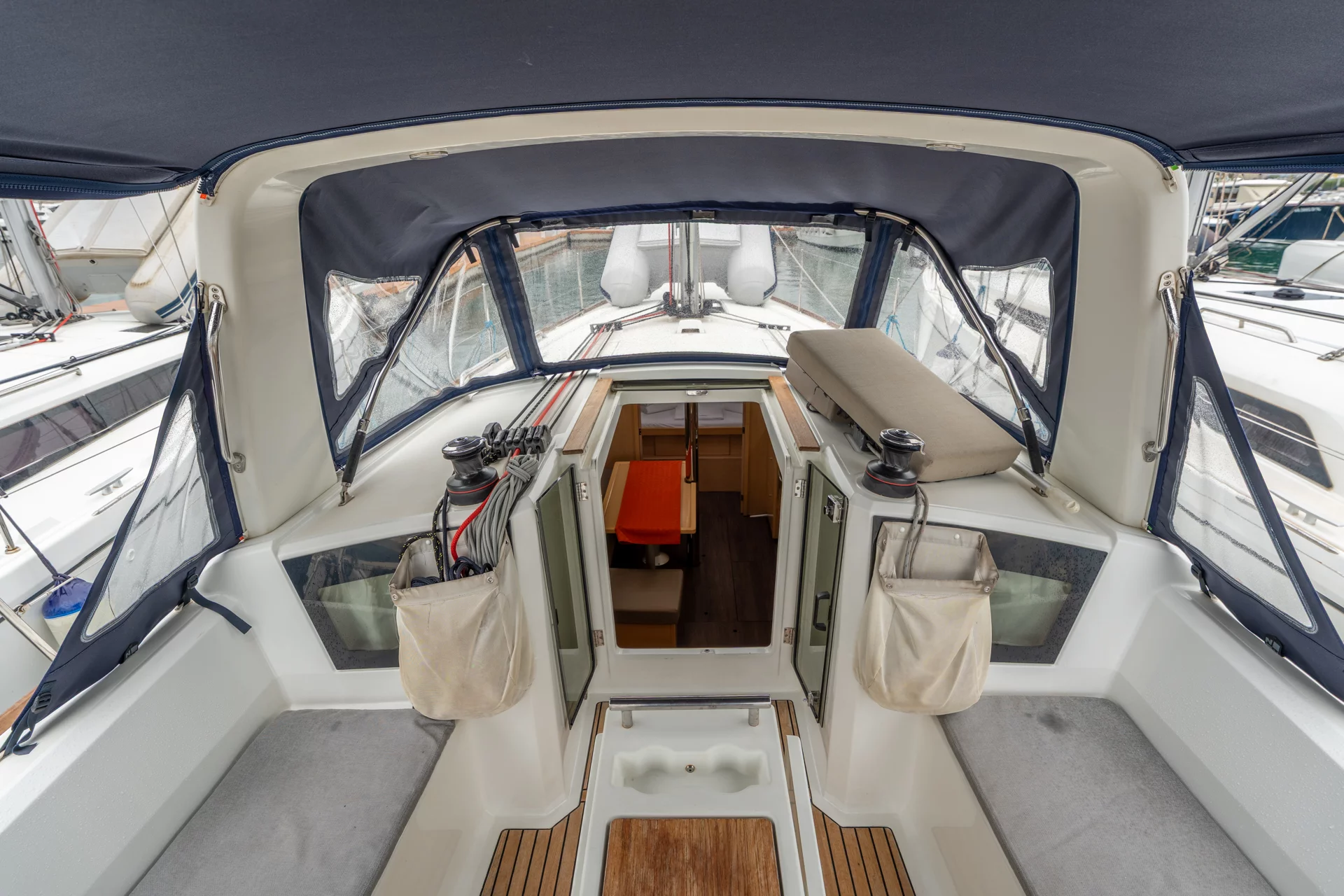 Oceanis 38.1 (Era - Standard line) Cockpit - 6
