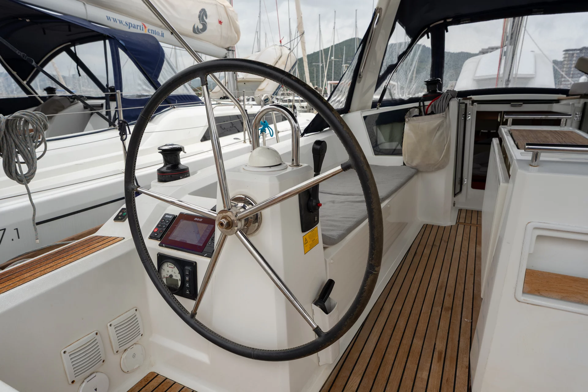 Oceanis 38.1 (Era - Standard line)  - 8