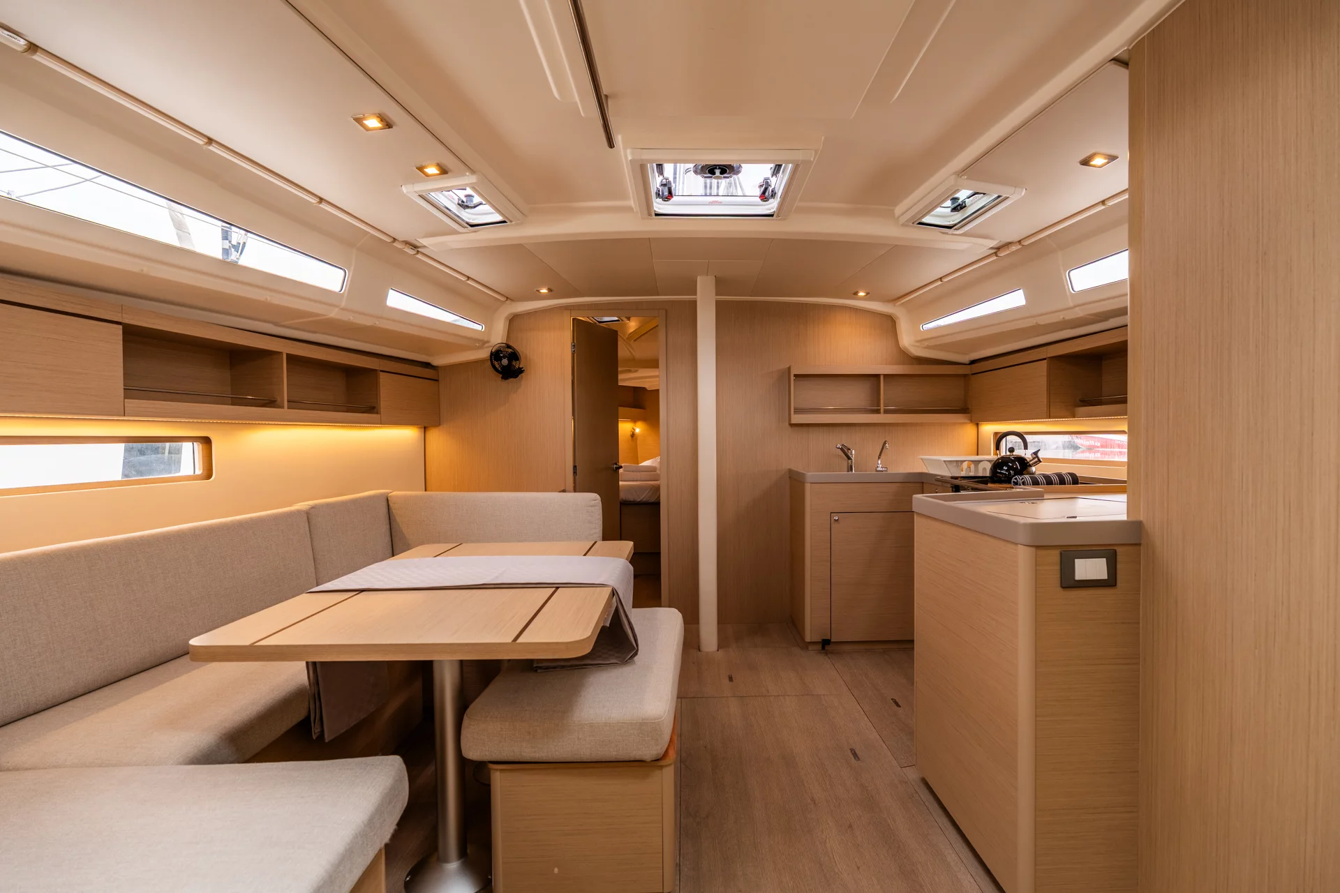 Oceanis 40.1 (Lyra - Comfort line) Dinette - 14