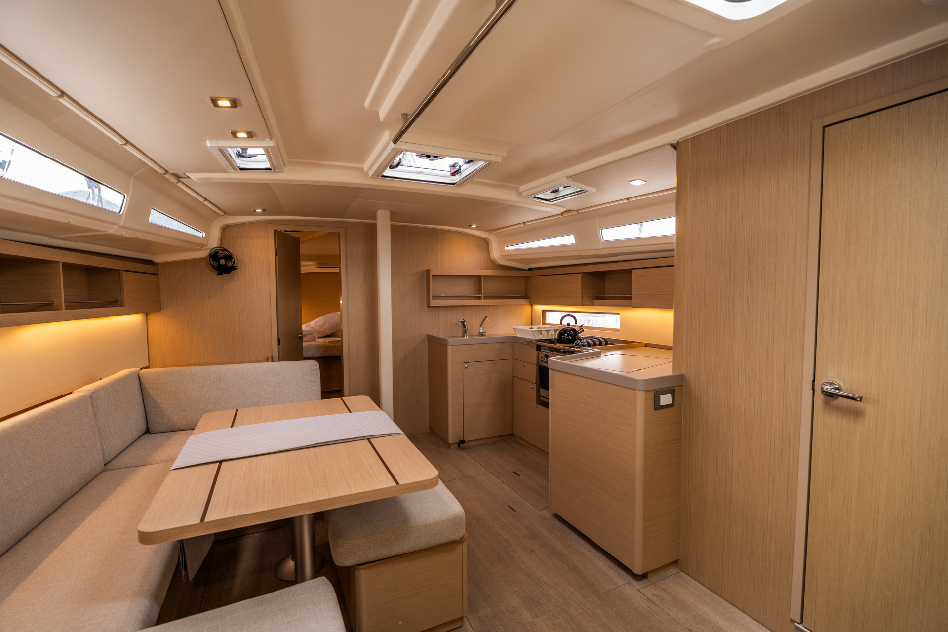 Photo #13 - Oceanis 40.1 (Lyra - Comfort line) in Salerno - 9266
