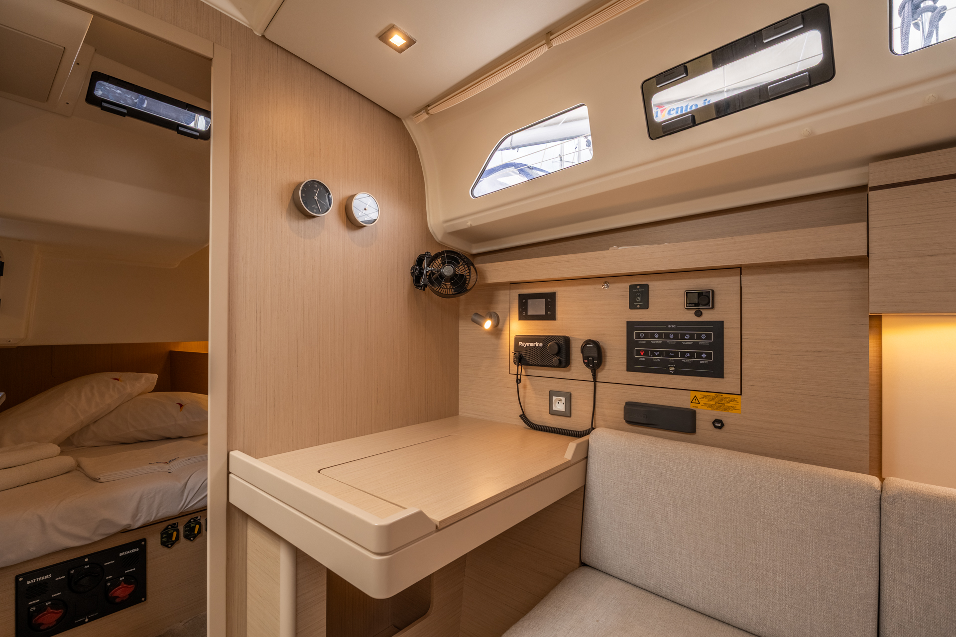 Photo #17 - Oceanis 40.1 (Lyra - Comfort line) in Salerno - 9266