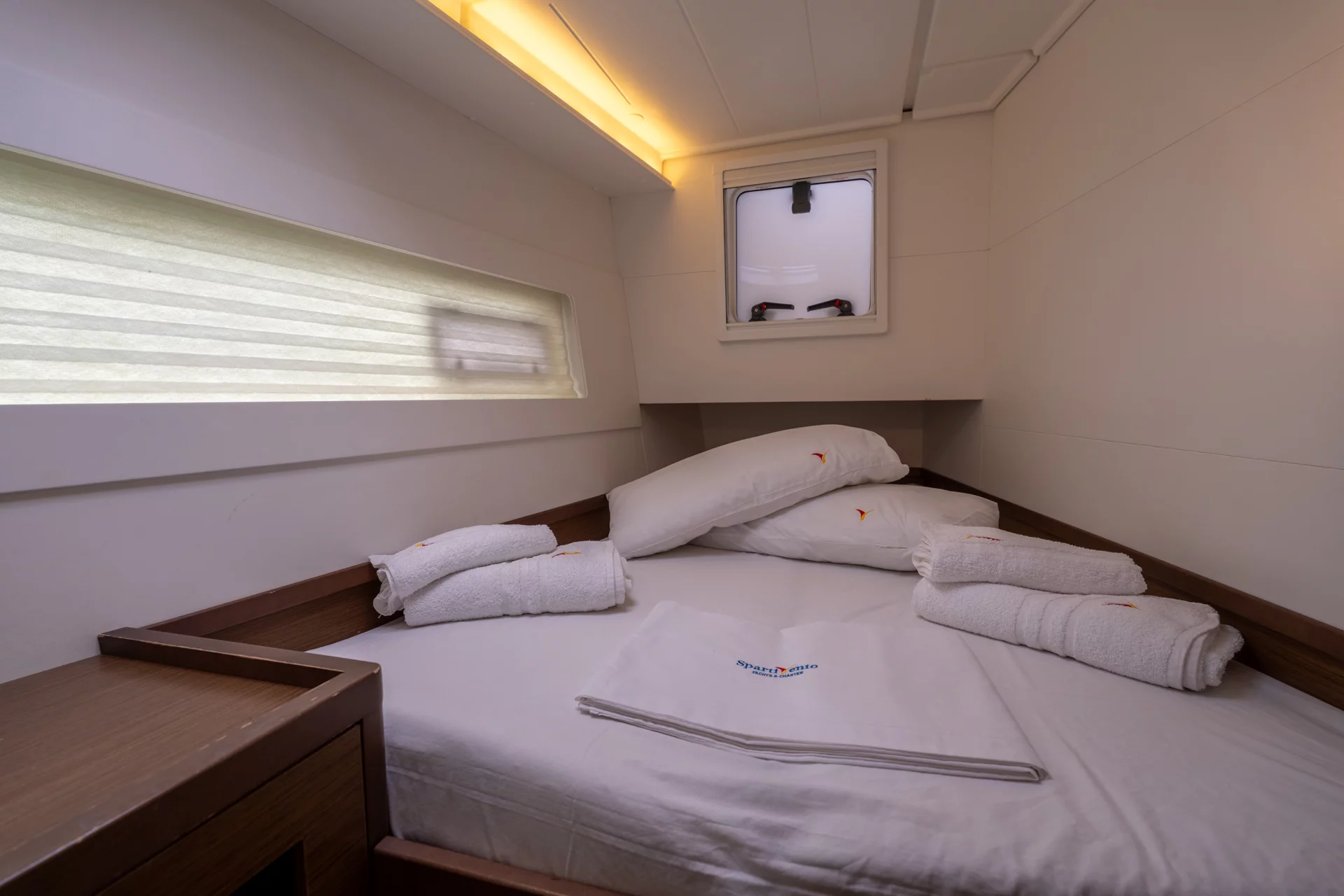 Lagoon 40 (Mascalzone Lametino - Standard line) Cabin - 18