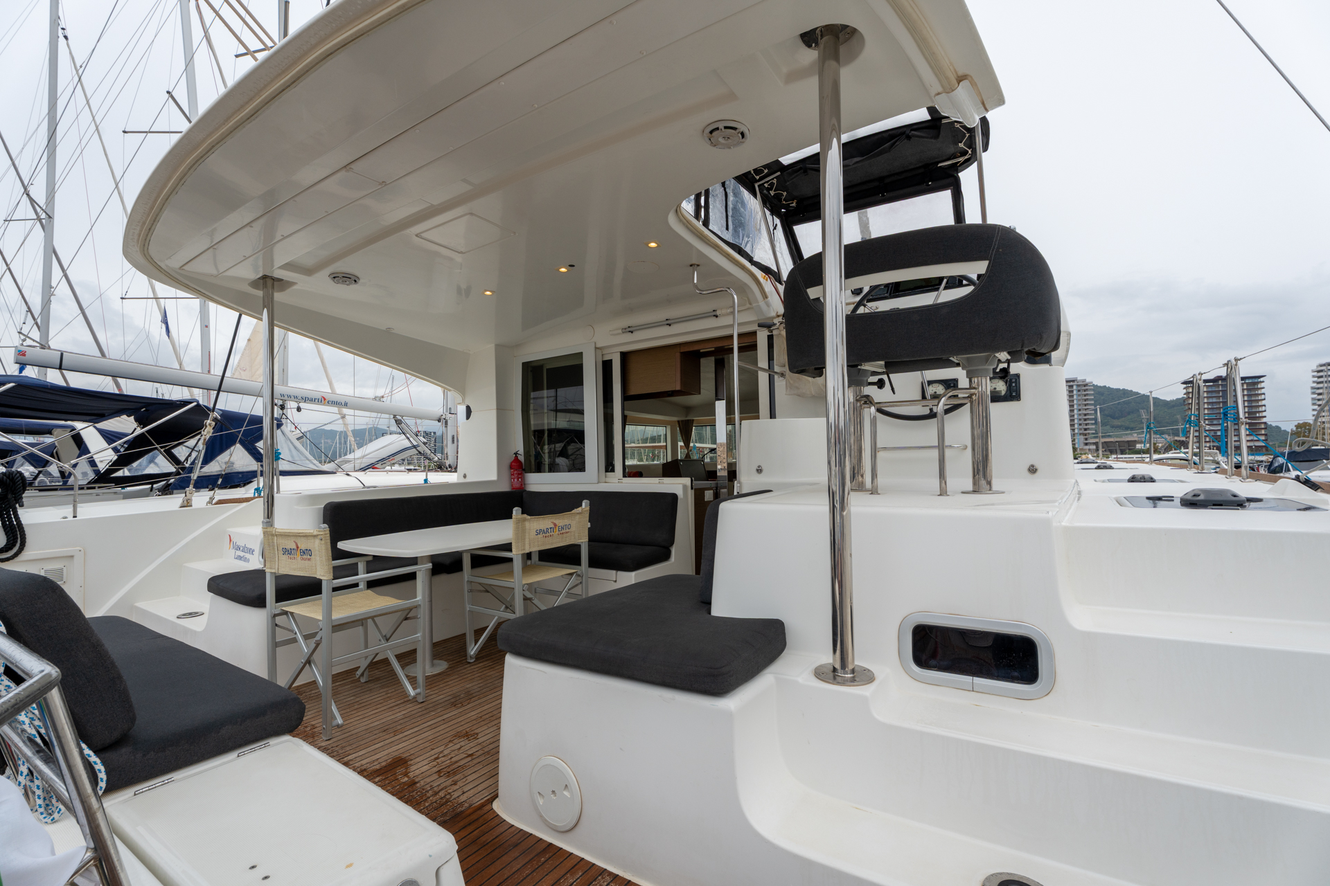 Photo #8 - Lagoon 40 (Mascalzone Lametino - Standard line) in Salerno - 24222