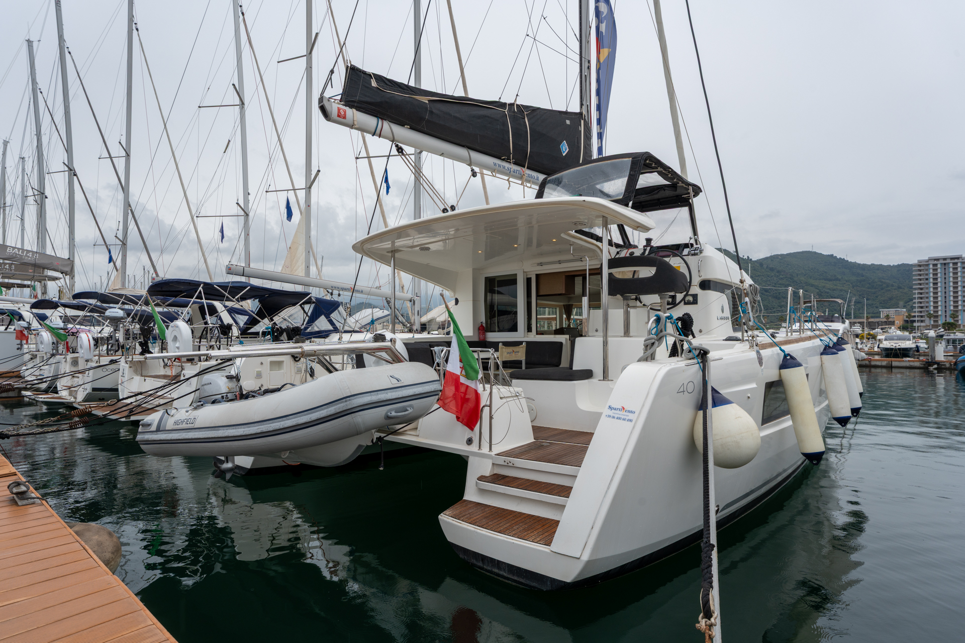 Photo #4 - Lagoon 40 (Mascalzone Lametino - Standard line) in Salerno - 24222