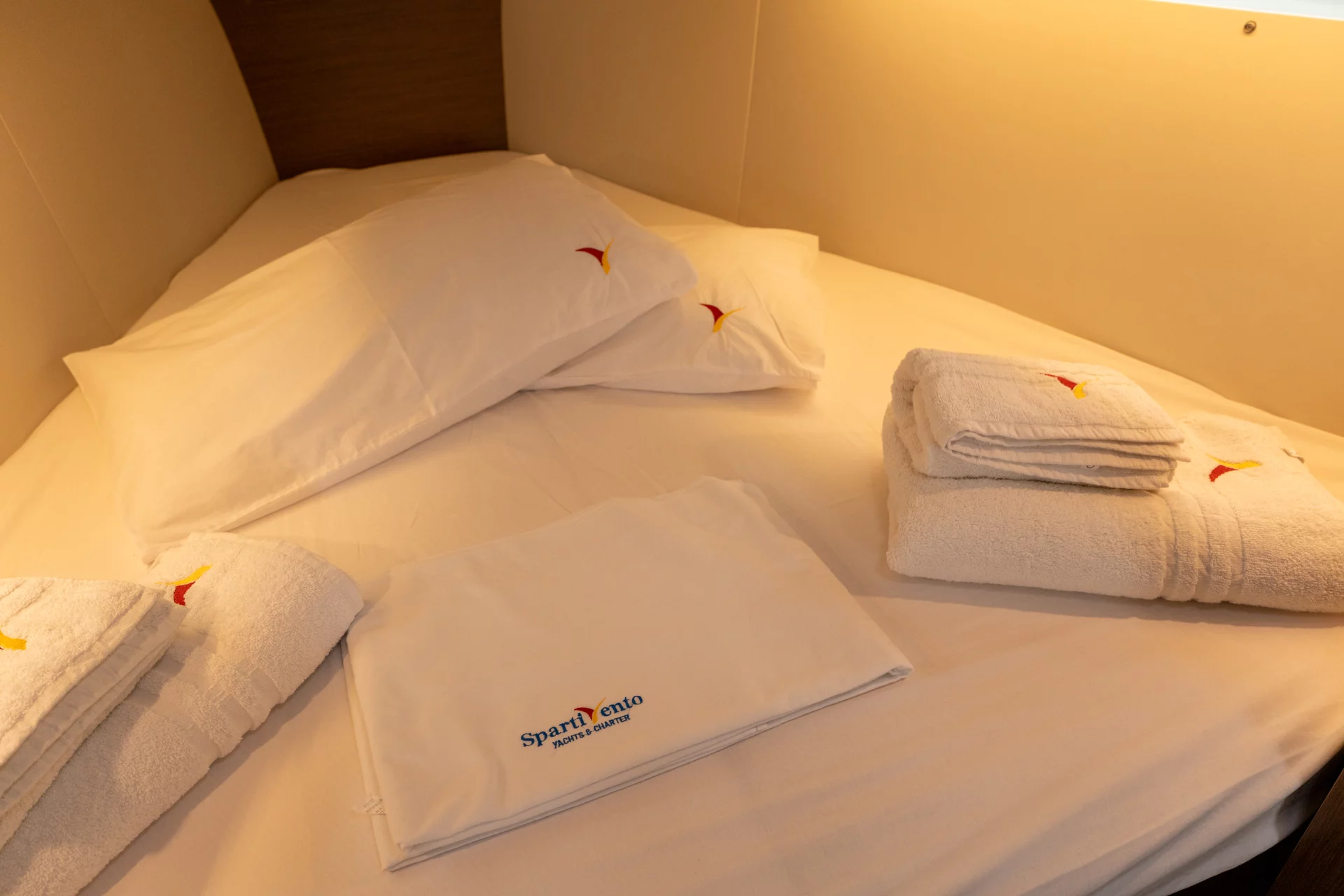 Oceanis 34.1 (Pluto - Comfort line) Cabin - 8