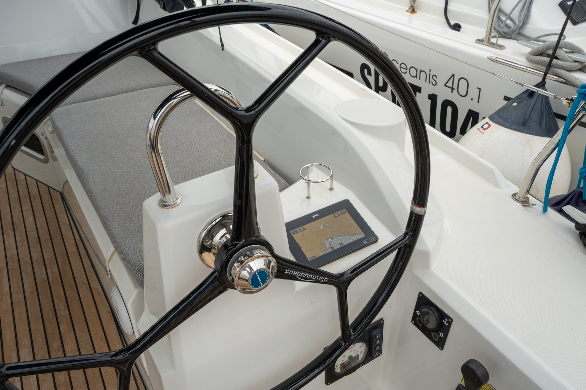 Photo #17 - Oceanis 34.1 (Pluto - Comfort line) en Salerno - 7842