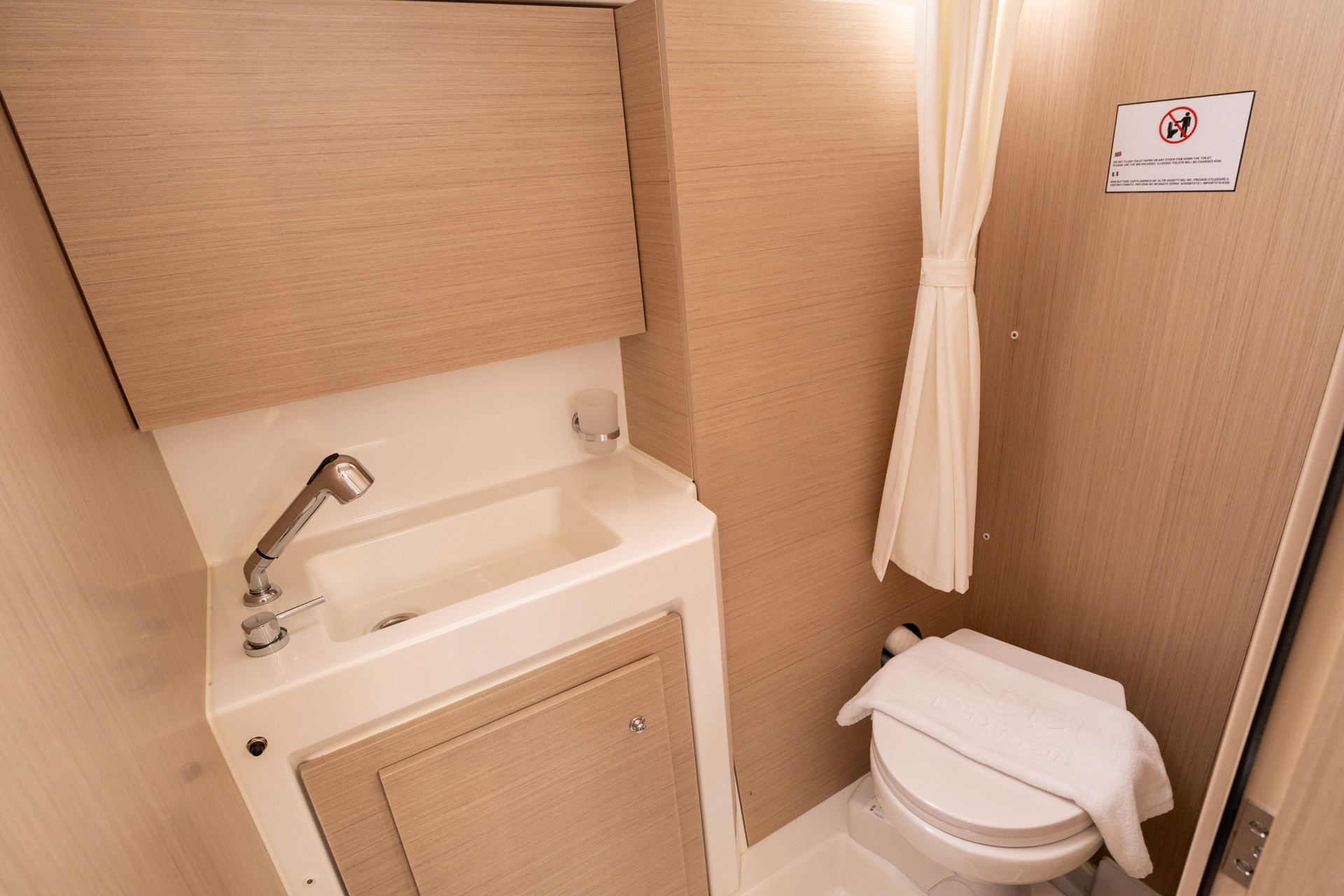 Photo #3 - Oceanis 37.1 - 3 cab 2 wc (Scilla - Comfort line) in Salerno - 11001