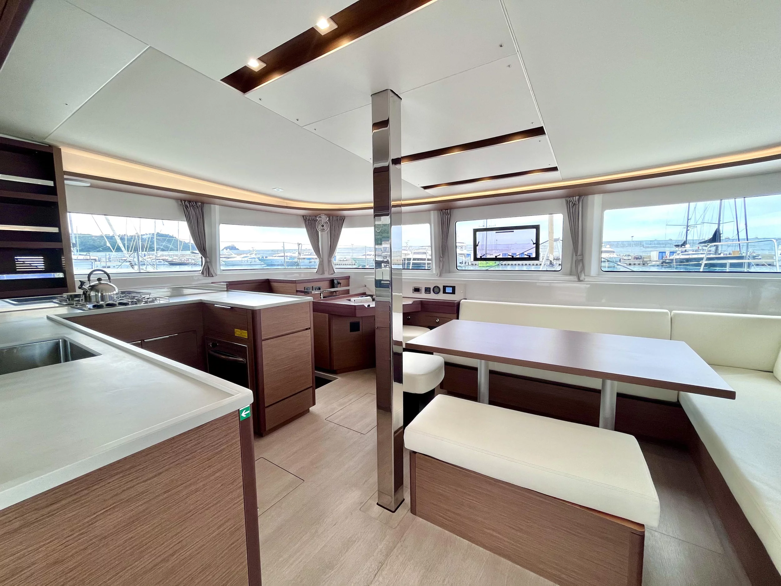 Lagoon 46 (Baraonda - Premium line) Interior image - 12