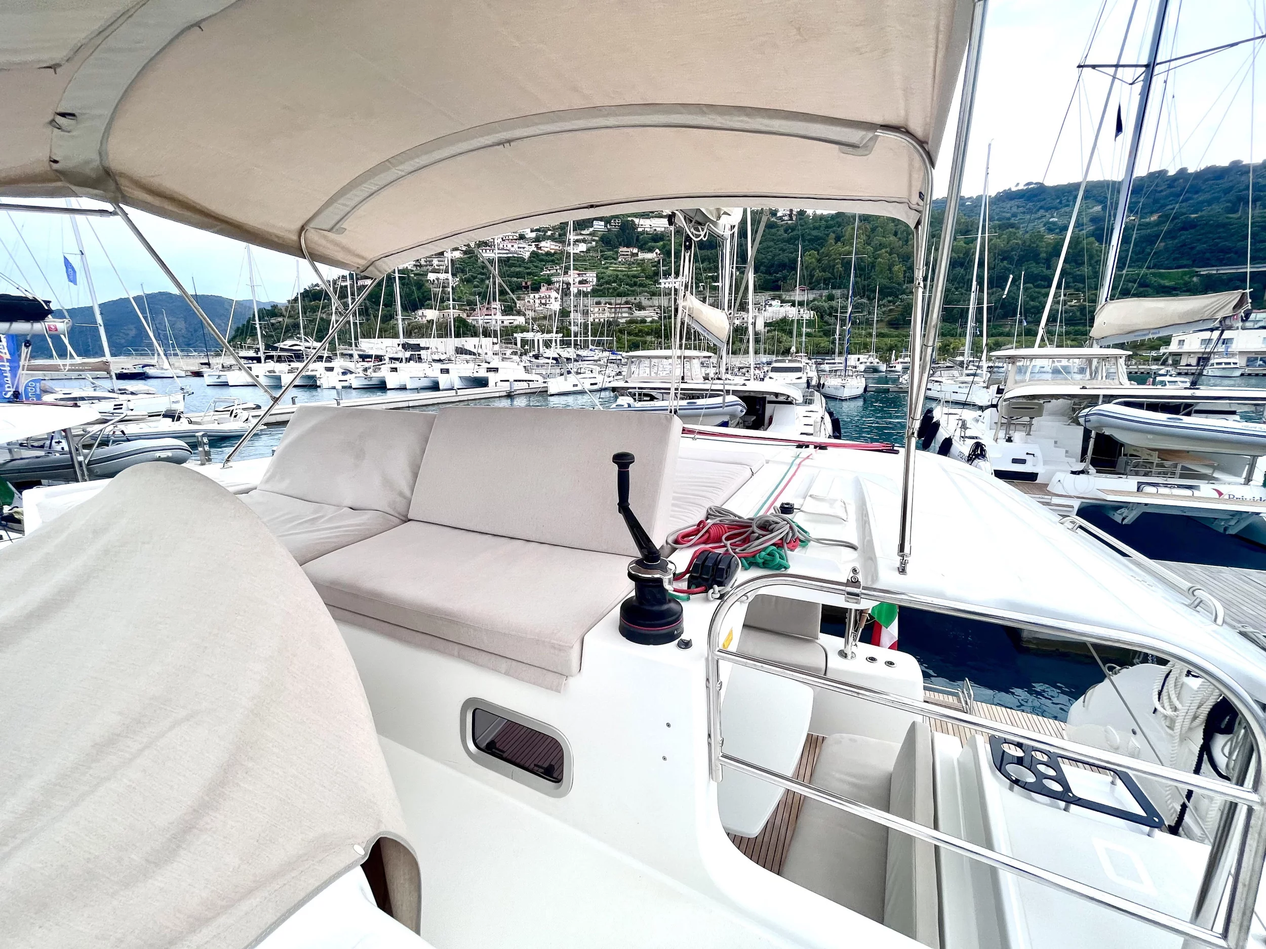 Lagoon 46 (Baraonda - Premium line) Flybridge - 13