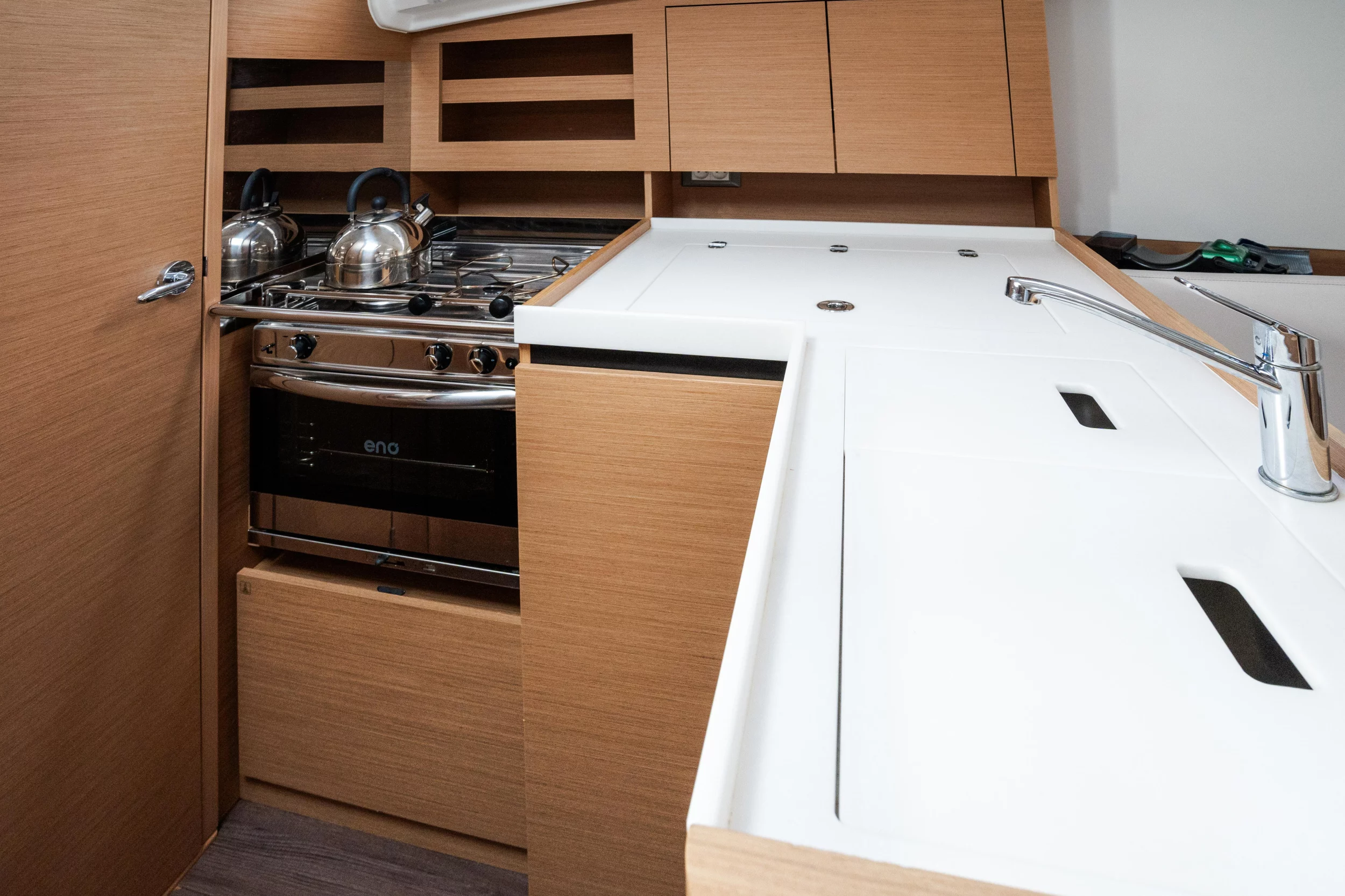 Sun Odyssey 380 (Phoenix - Comfort line) Kitchen - 11