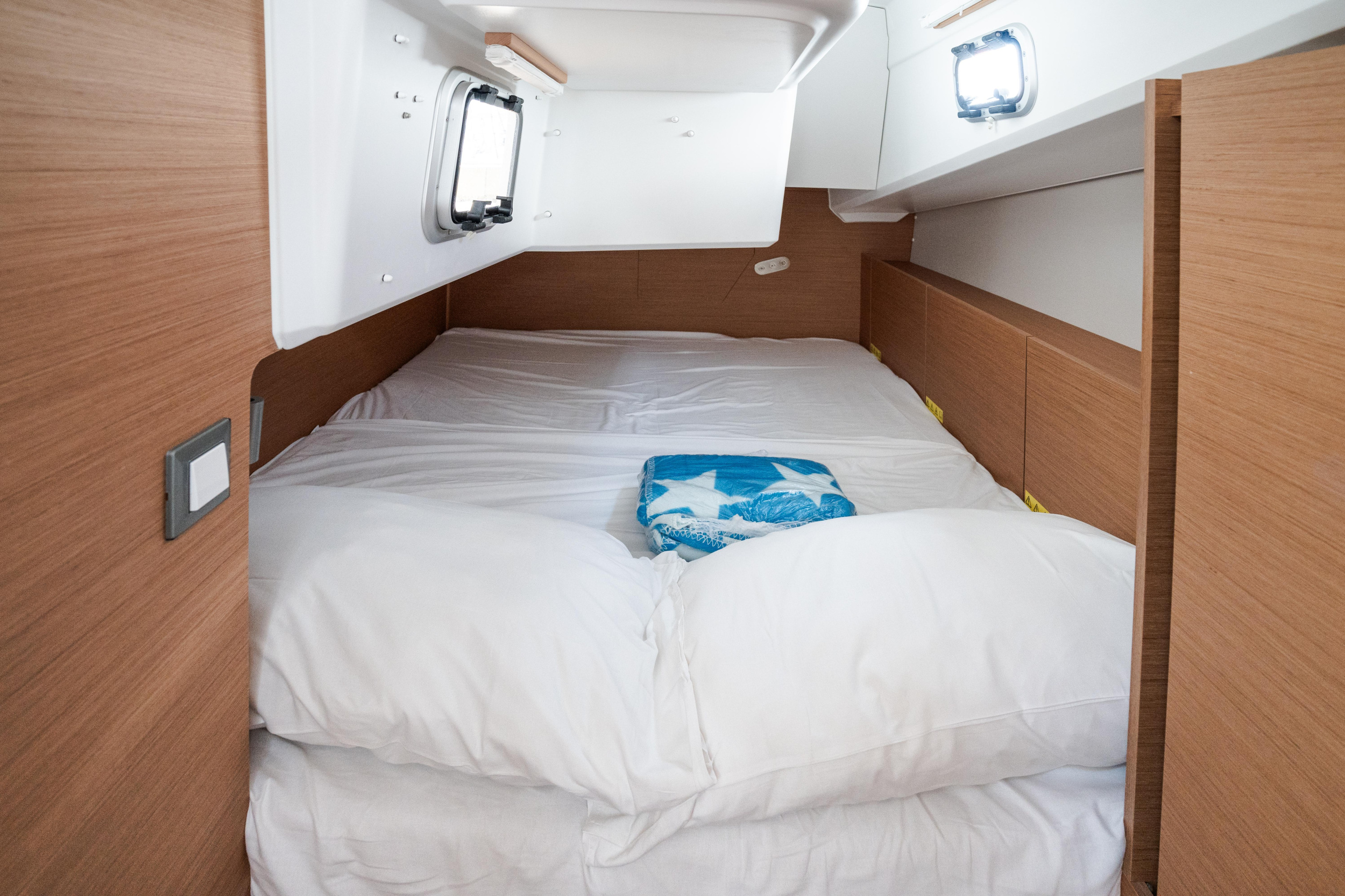 Photo #5 - Sun Odyssey 380 (Phoenix - Comfort line) in Castiglioncello - 7871