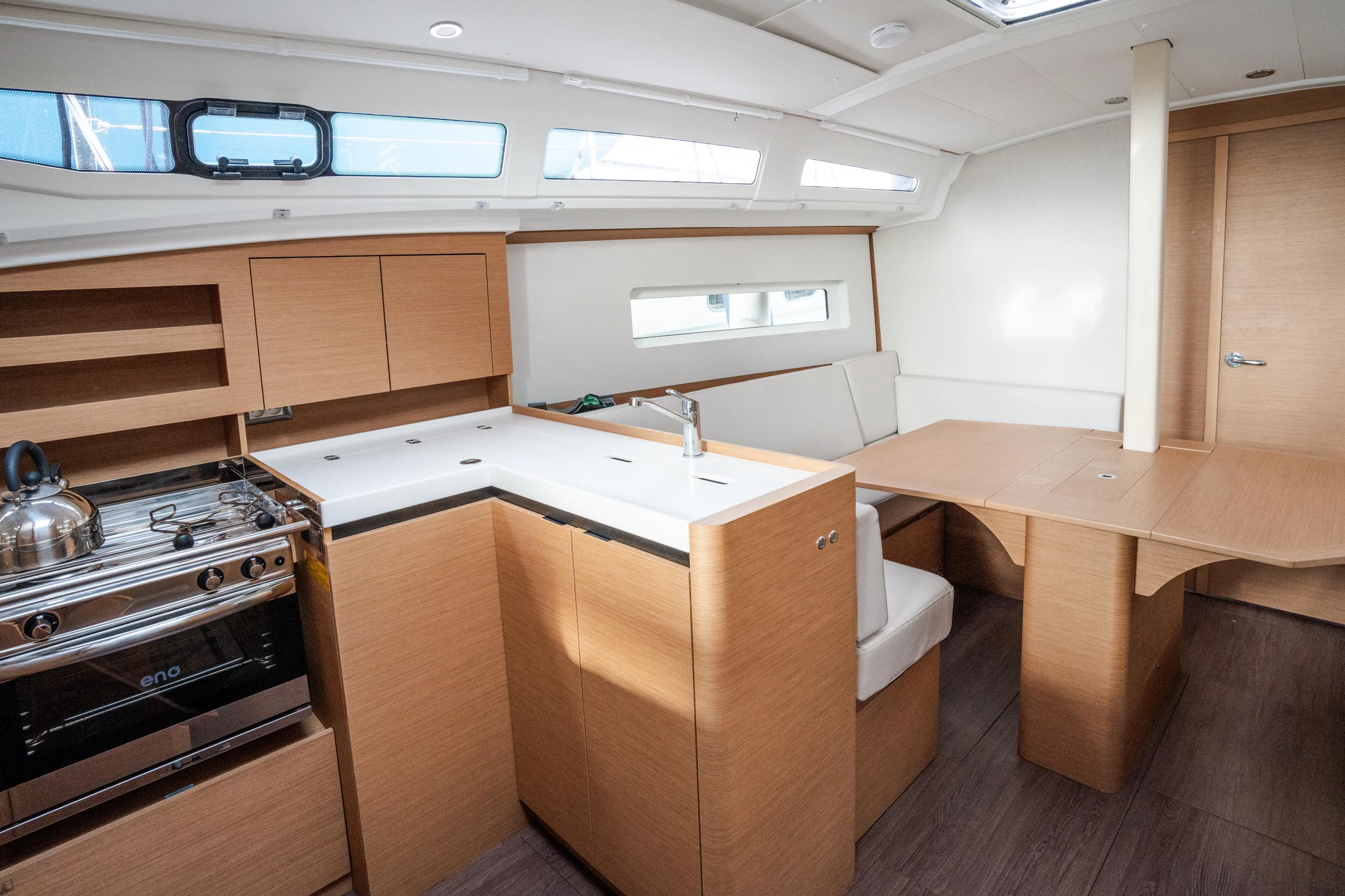 Sun Odyssey 380 (Phoenix - Comfort line) Dinette - 10