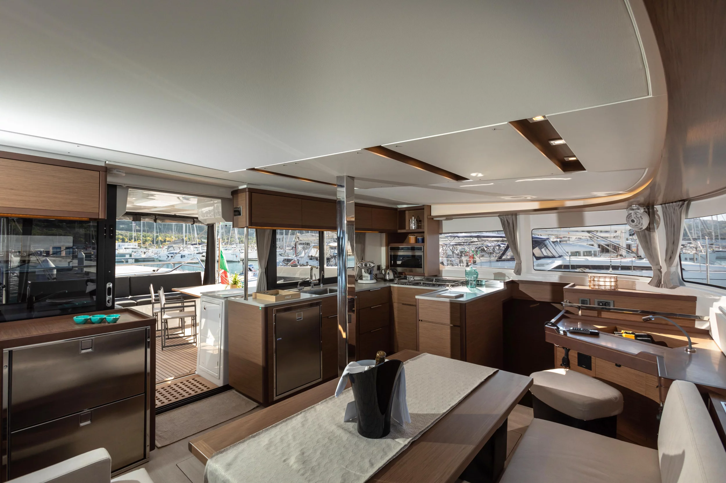 Lagoon 46 (Twenty Cent - Premium line)  - 10