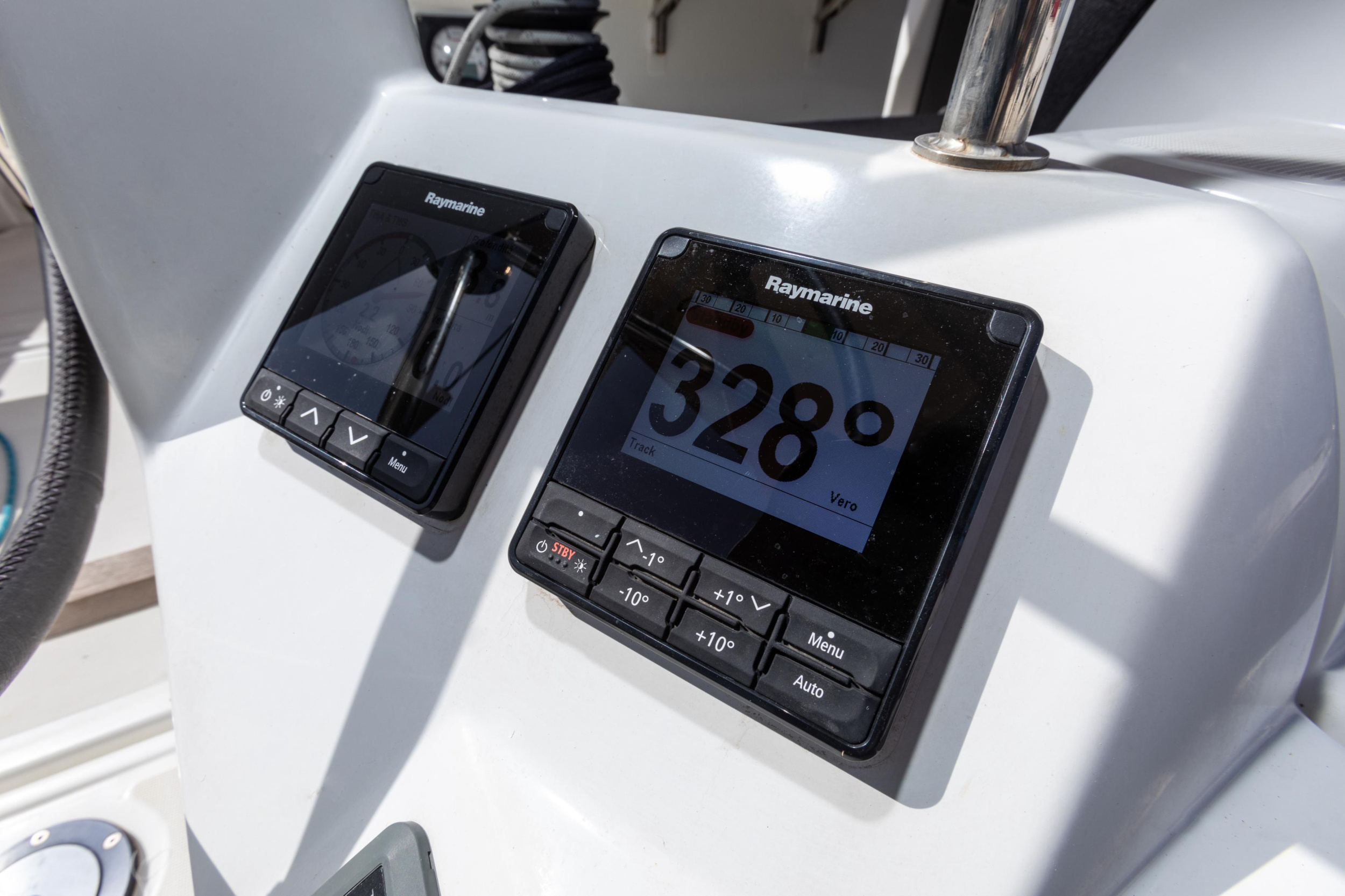Photo #9 - Sun Odyssey 440 (Vittoria - Standard line) in Capo d'Orlando - 25311