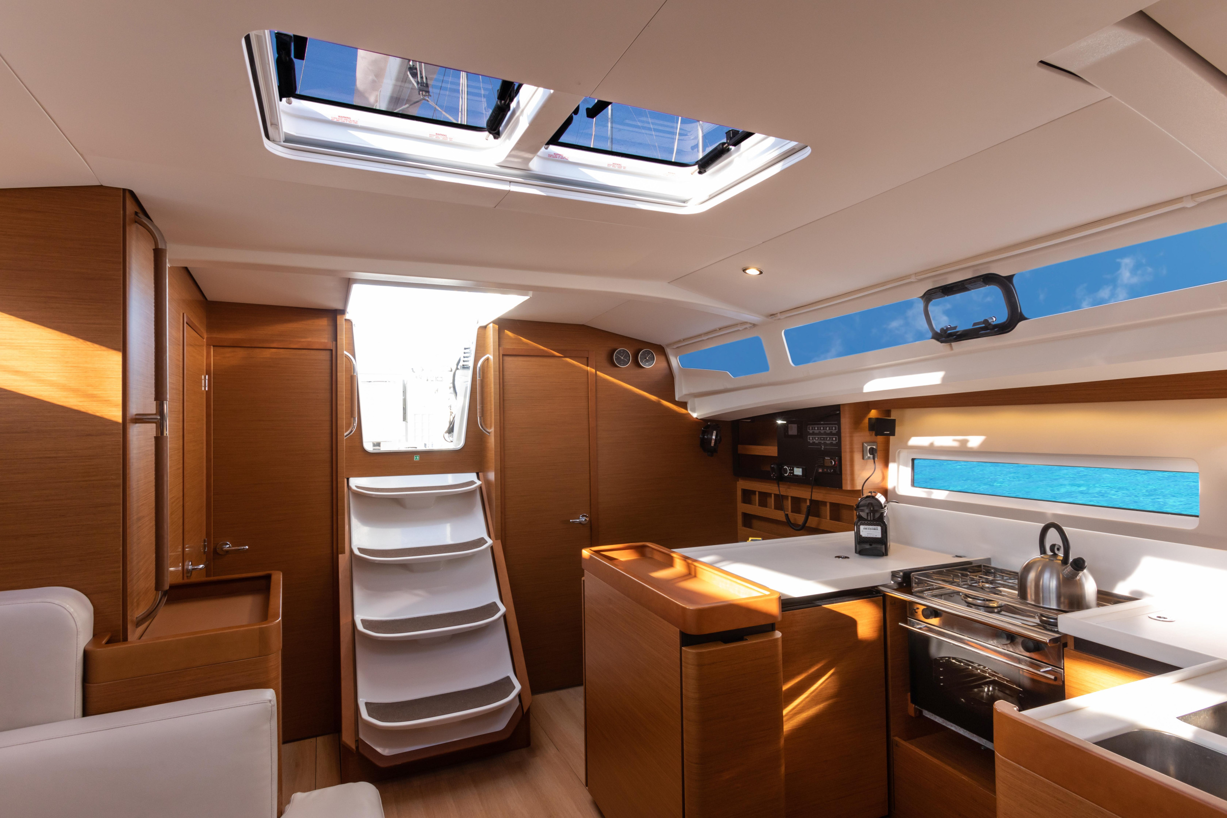 Photo #4 - Sun Odyssey 440 (Vittoria - Standard line) in Capo d'Orlando - 25311