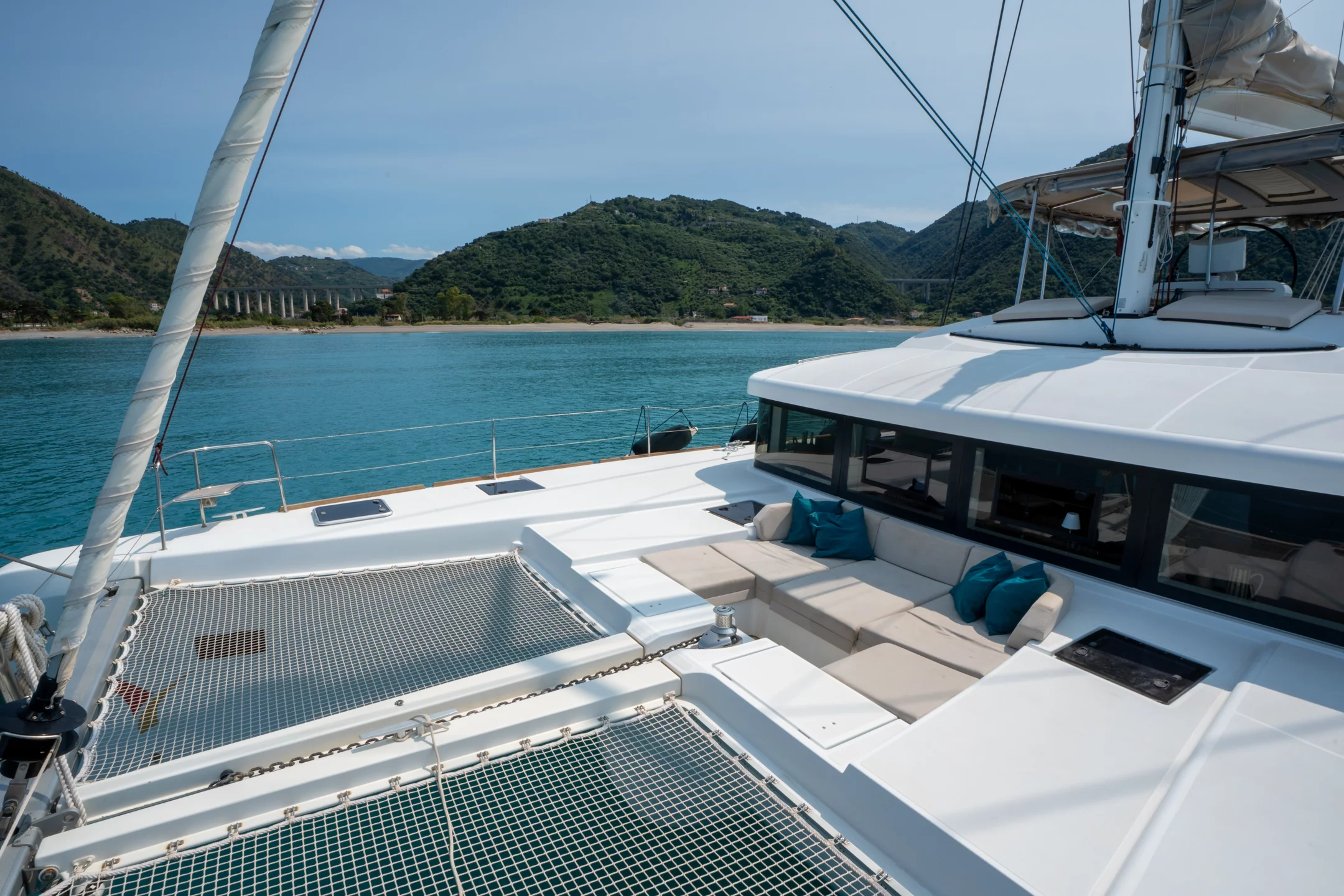 Lagoon 52F (SAILUXE - Fichissimo) Bow - 18