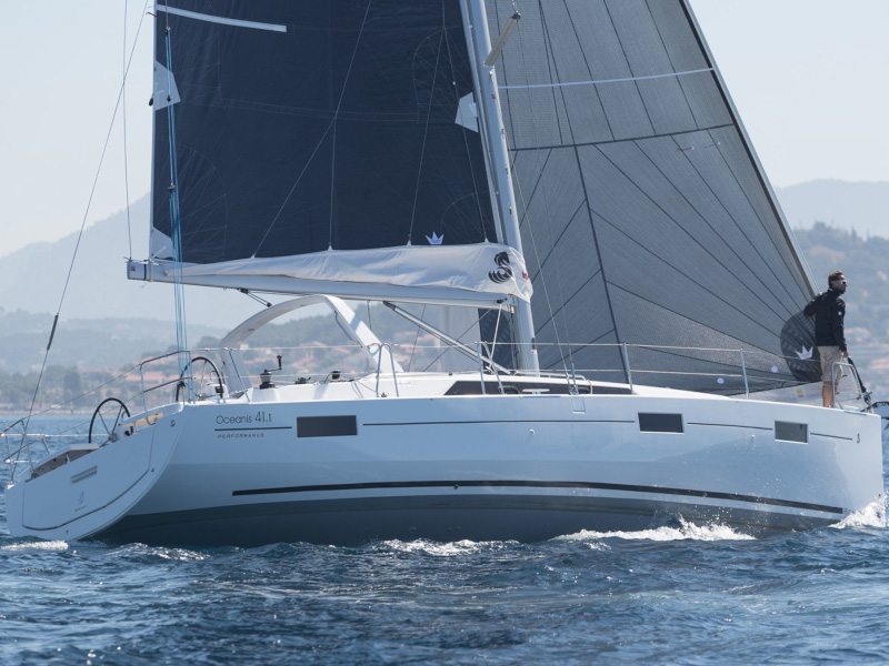 Photo #1 - Oceanis 41.1 (Alma) in Atene - 12425