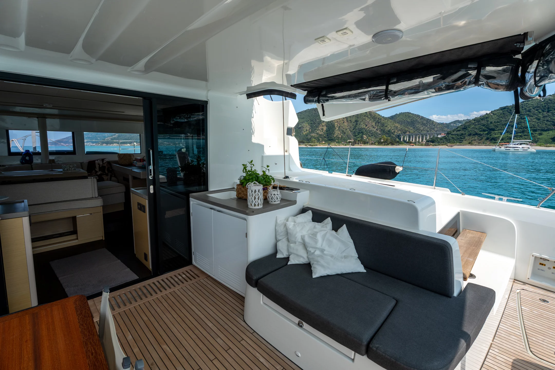Lagoon 51 - Owner's Version (SAILUXE - Fichetto) Cockpit - 42