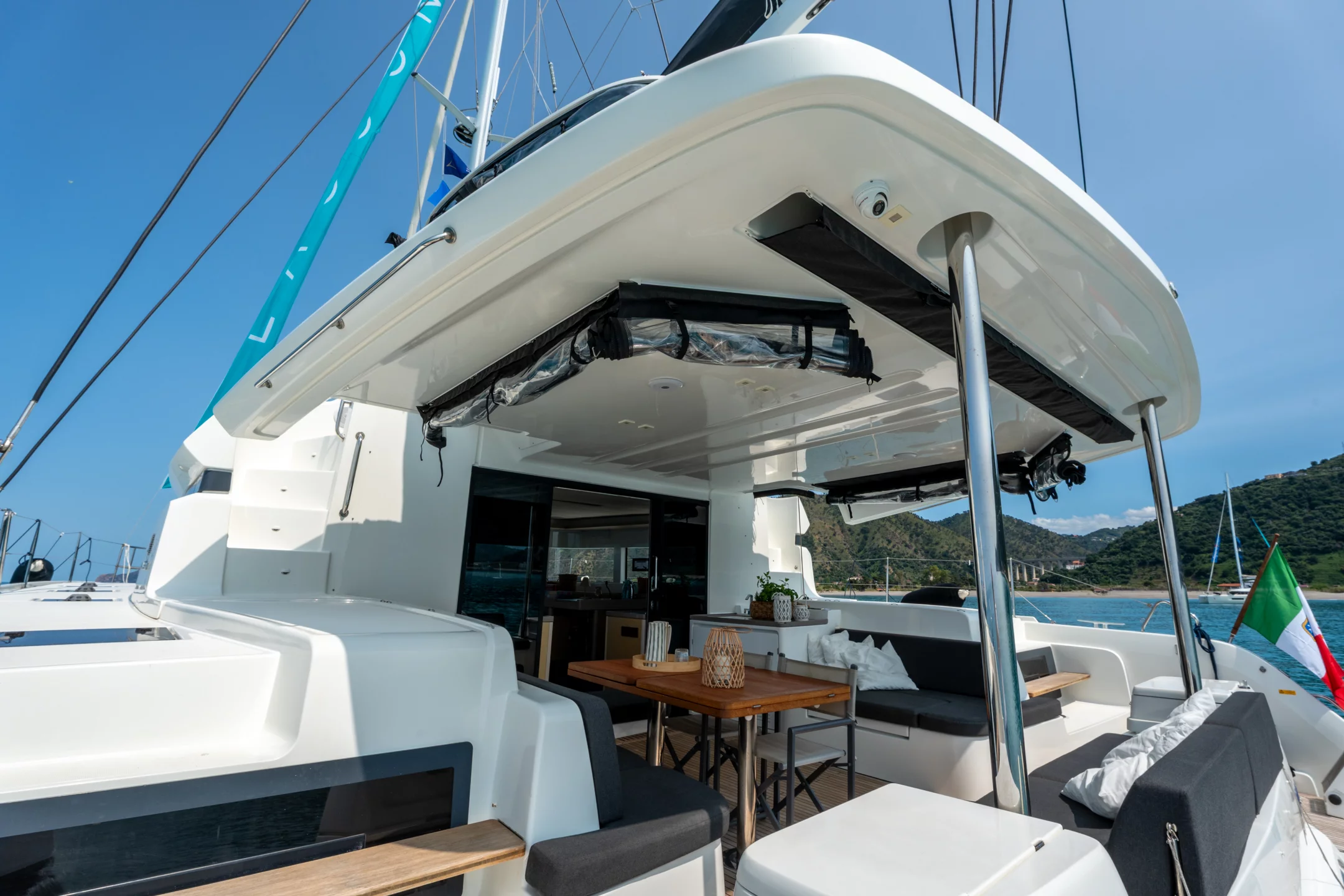 Lagoon 51 - Owner's Version (SAILUXE - Fichetto) Cockpit - 23